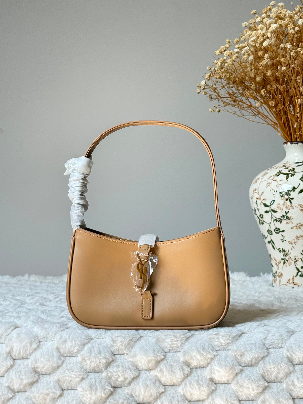 Saint Laurent Le 5 à 7