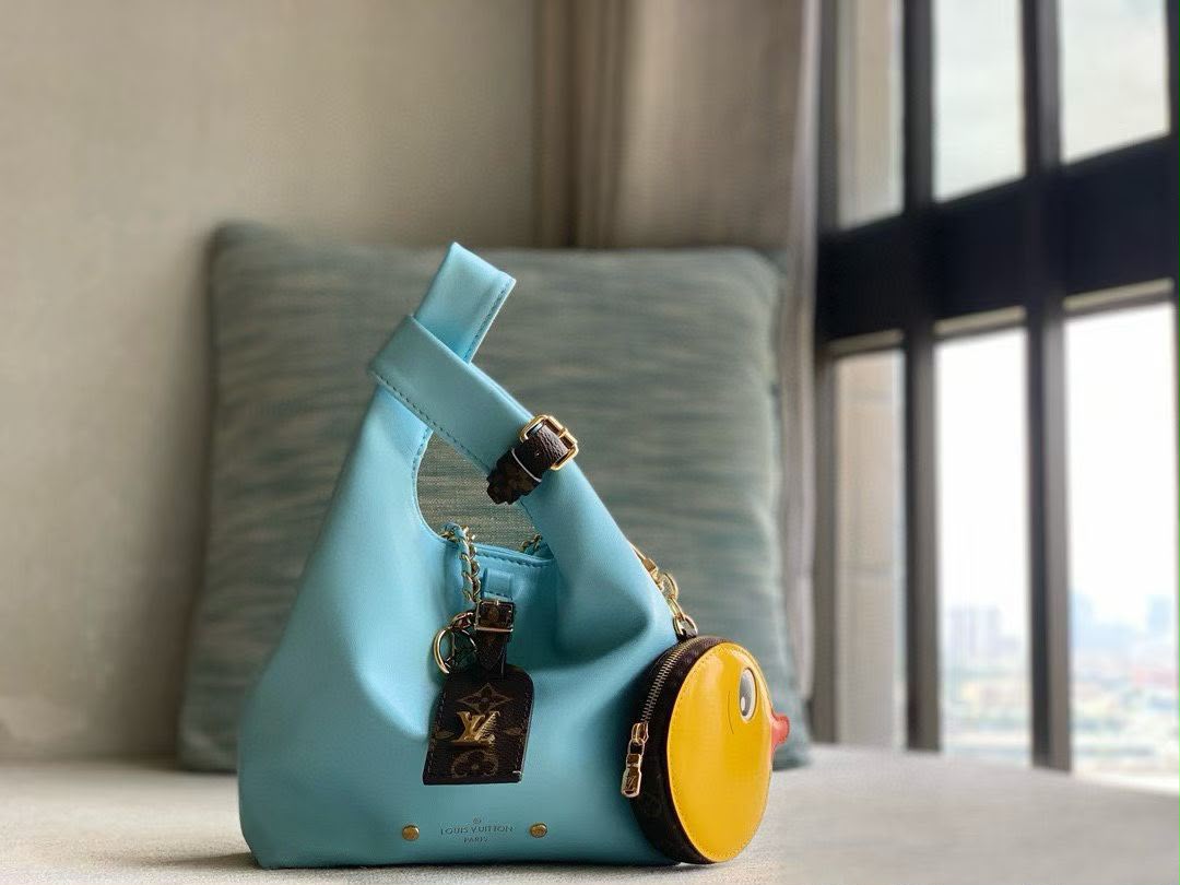 Louis Vuitton Atlantis / 18 cm