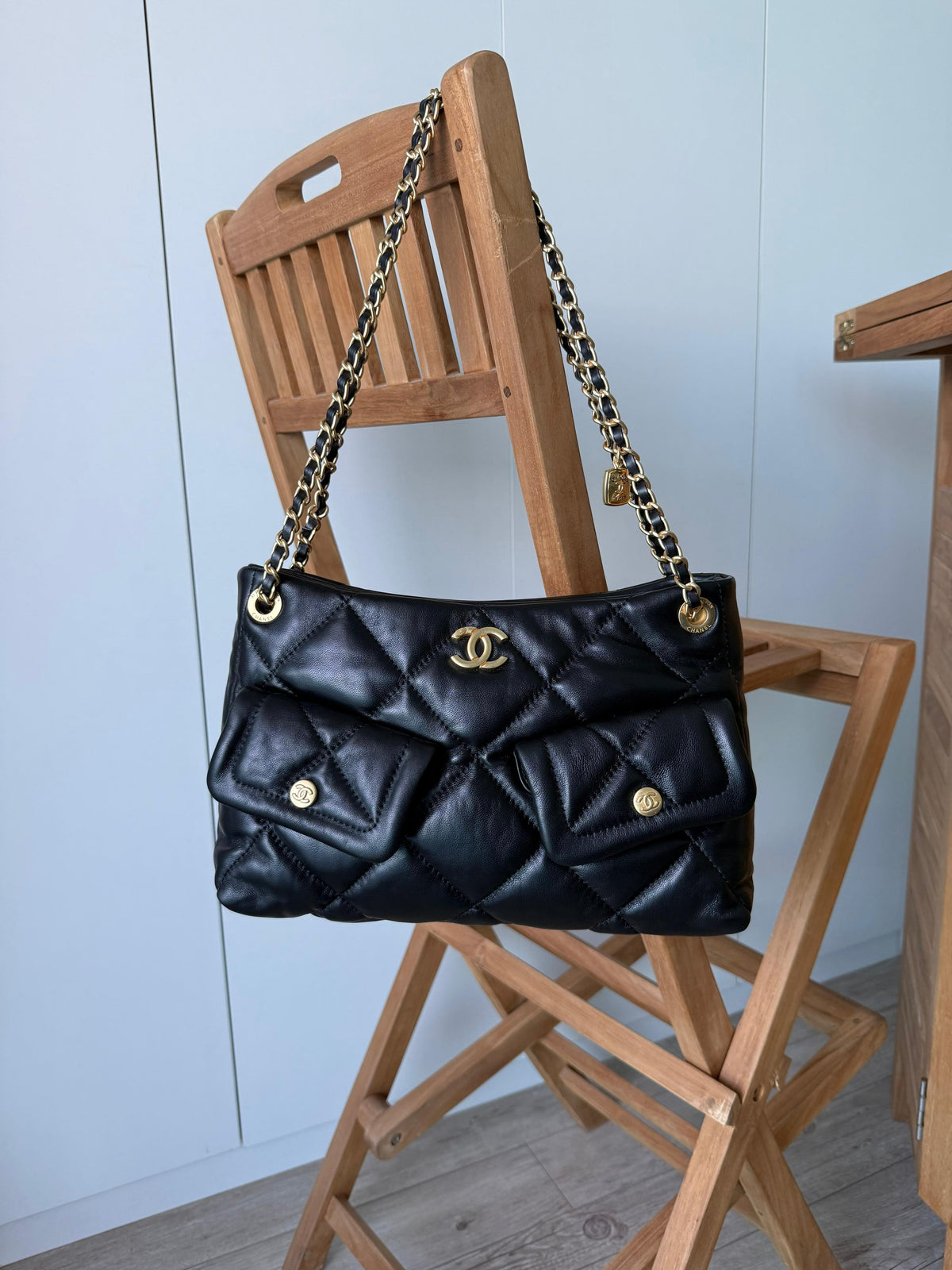 Chanel 22 / Quilted Shoulder
