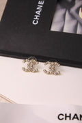 CHANEL – CC Pearl Stud Earrings
