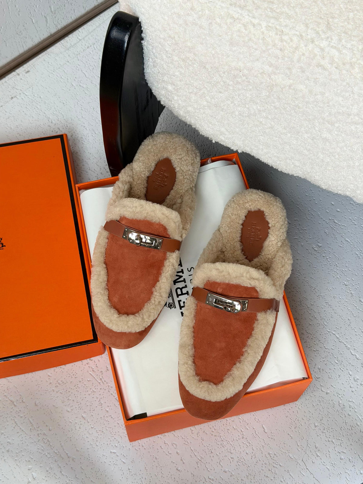HERMES Contrast-Trim Mule Flats