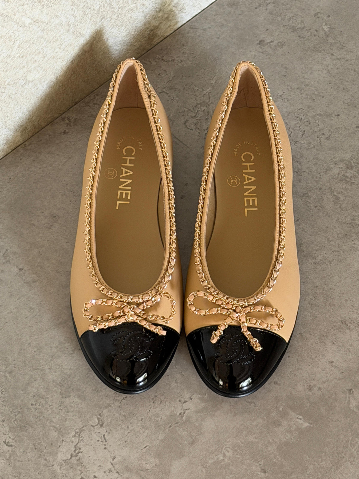 CHANEL Chain-Trim Ballet Flats