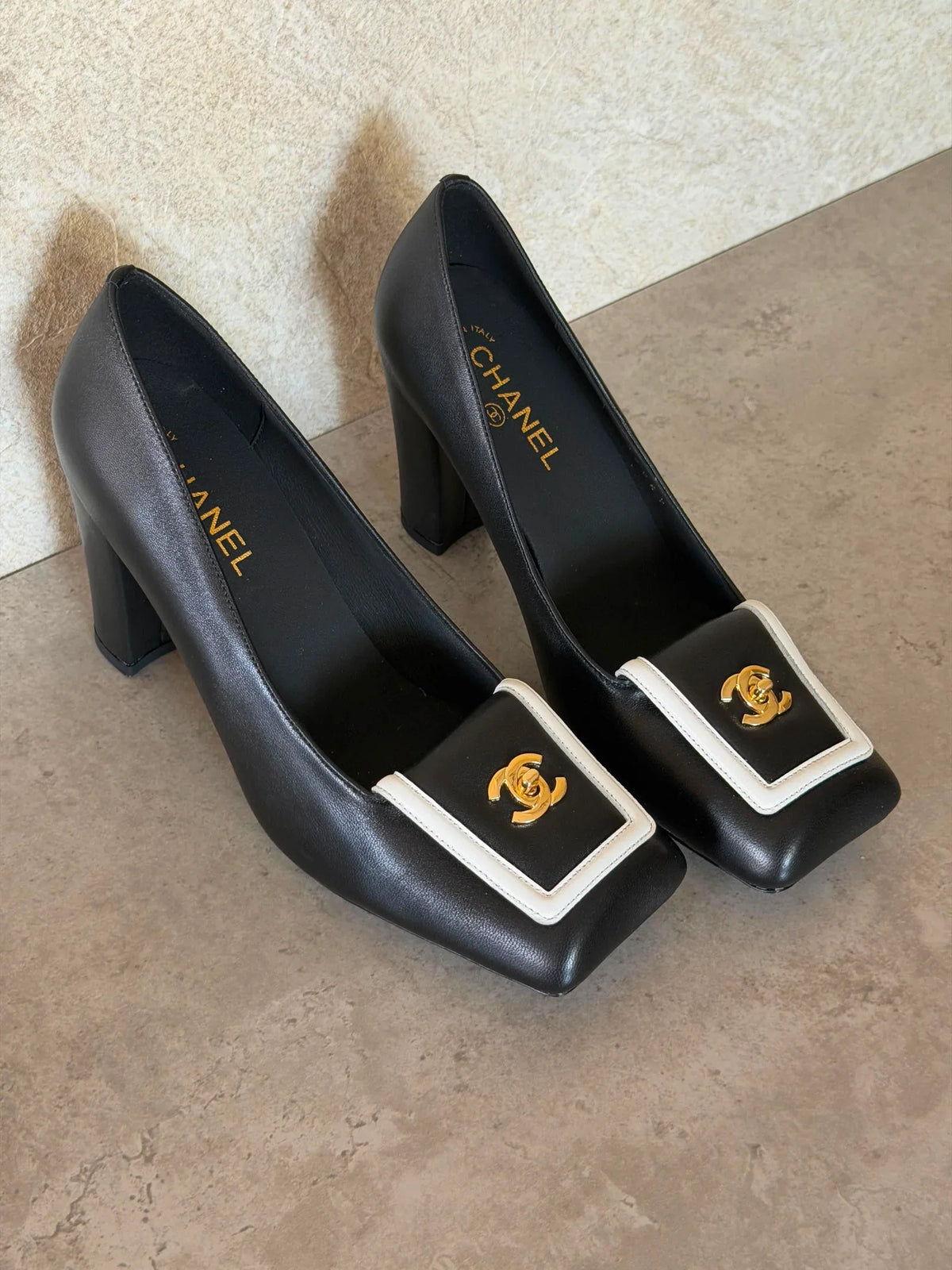 Chanel Pumps - calfskin