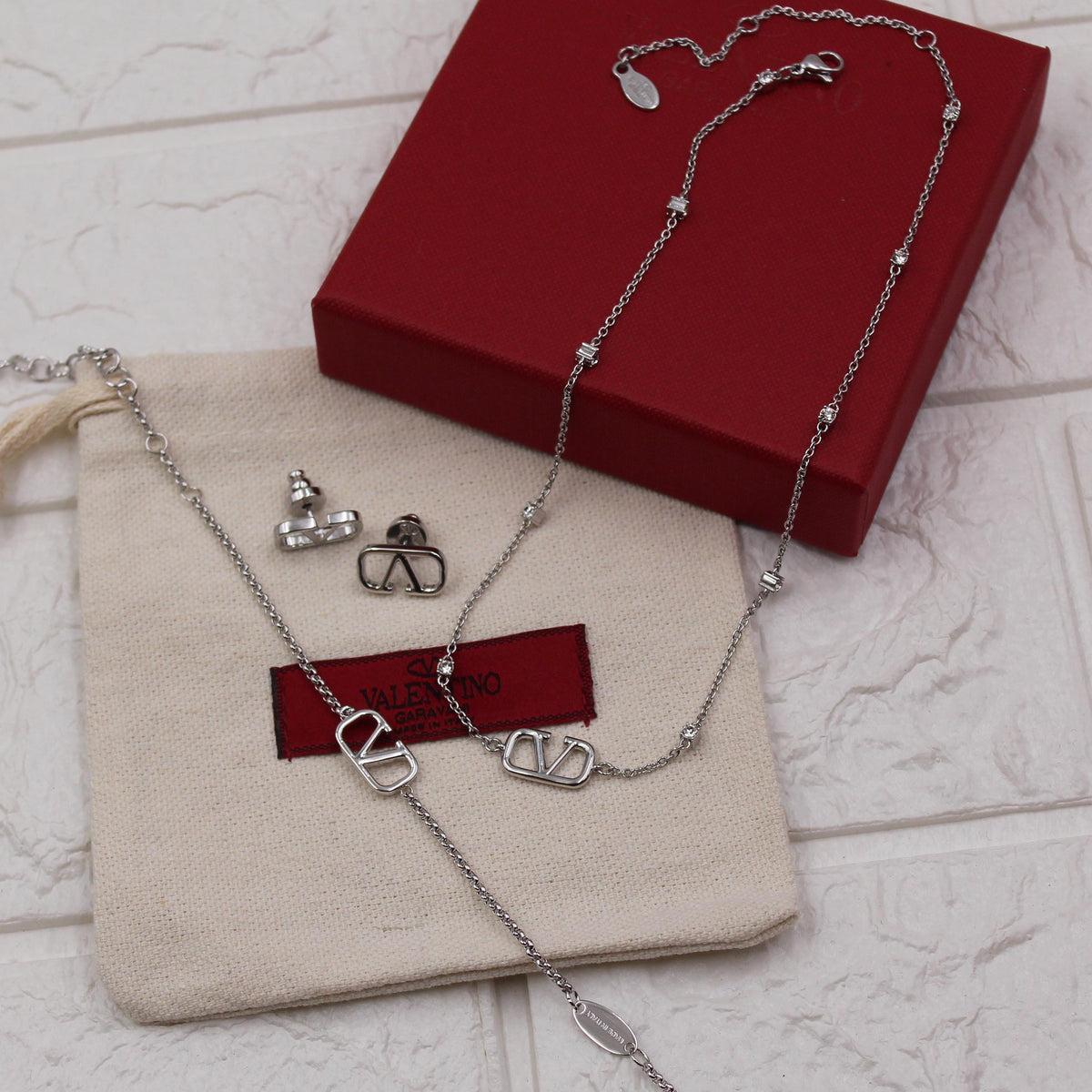 Valentino Garavani Logo Set