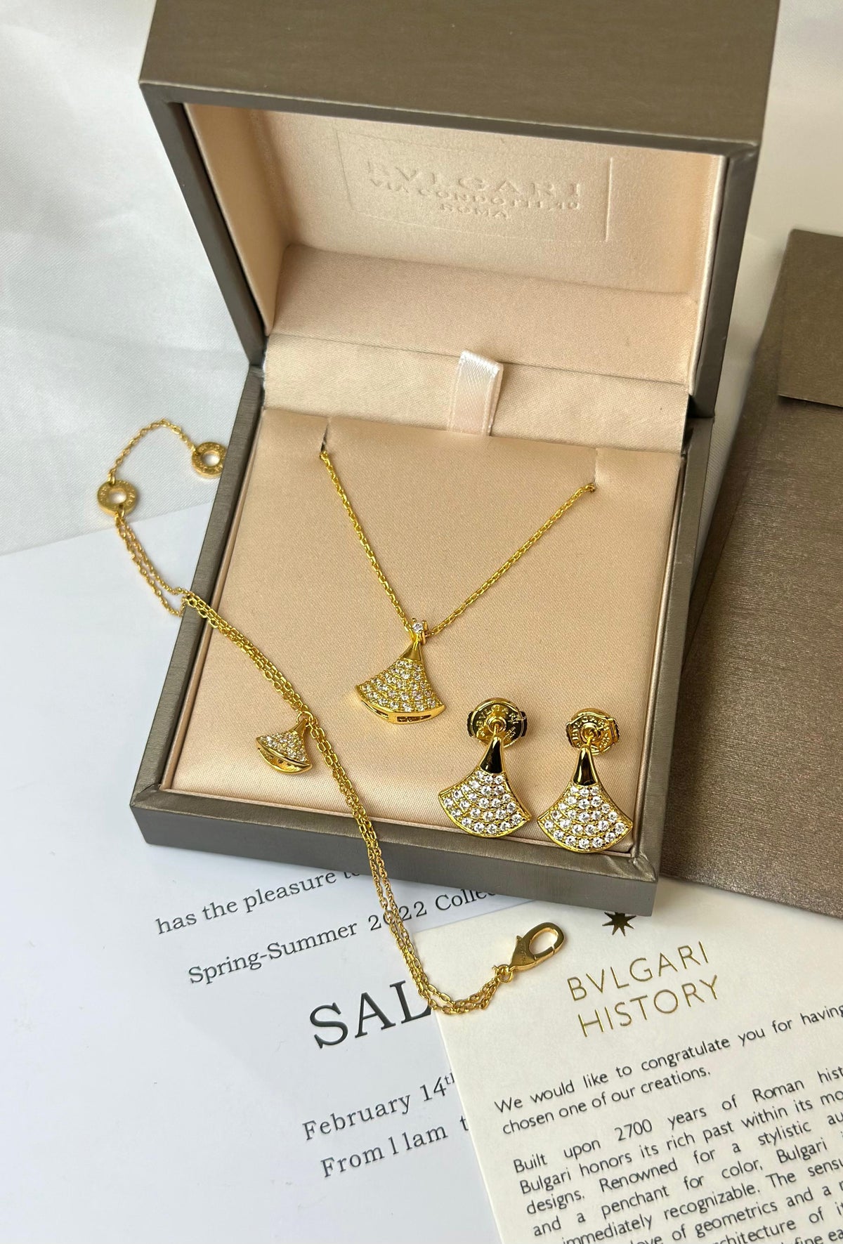 BVLGARI Divas' Dream-Tone Mother-of-Pearl Necklace and Earrings Set