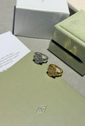 Van Cleef & Arpels ring