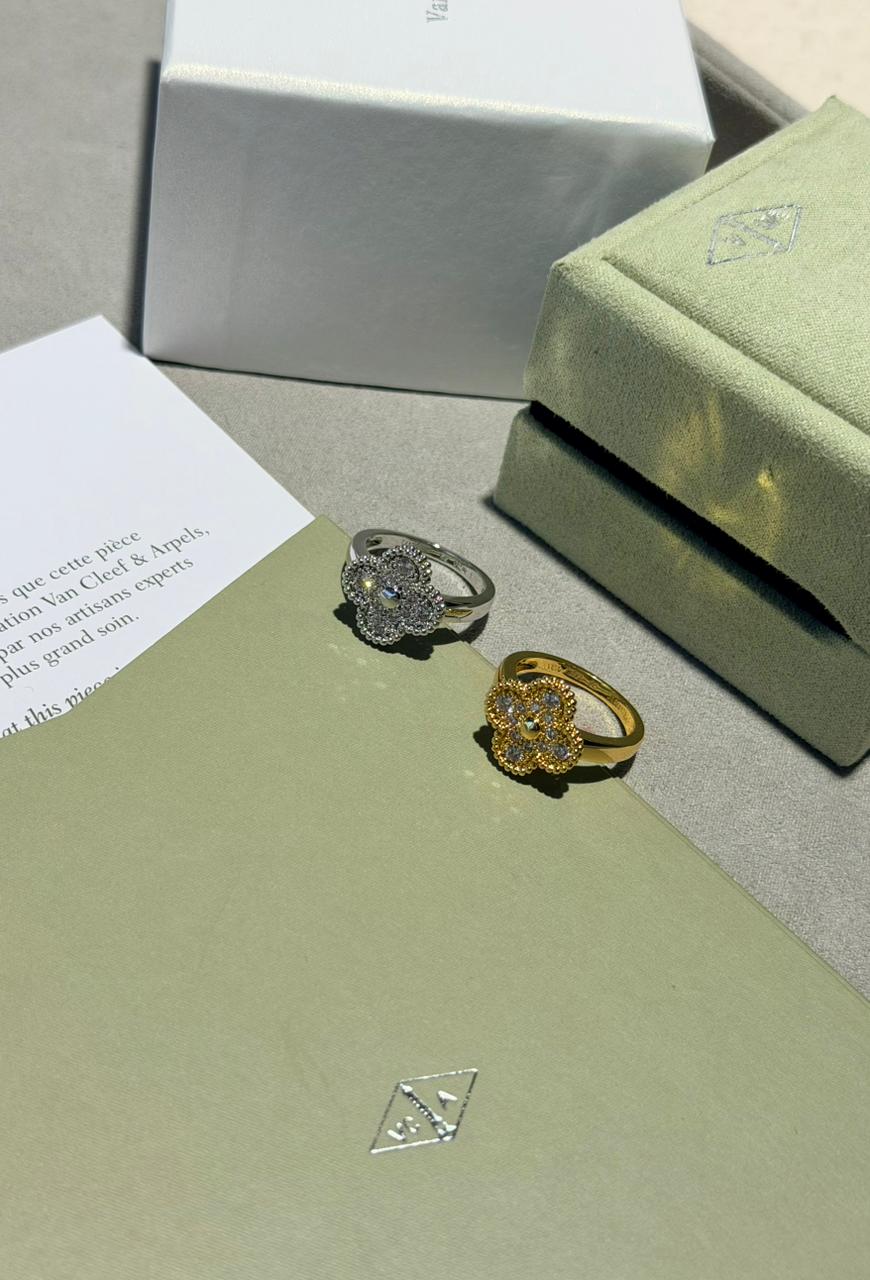 Van Cleef & Arpels ring