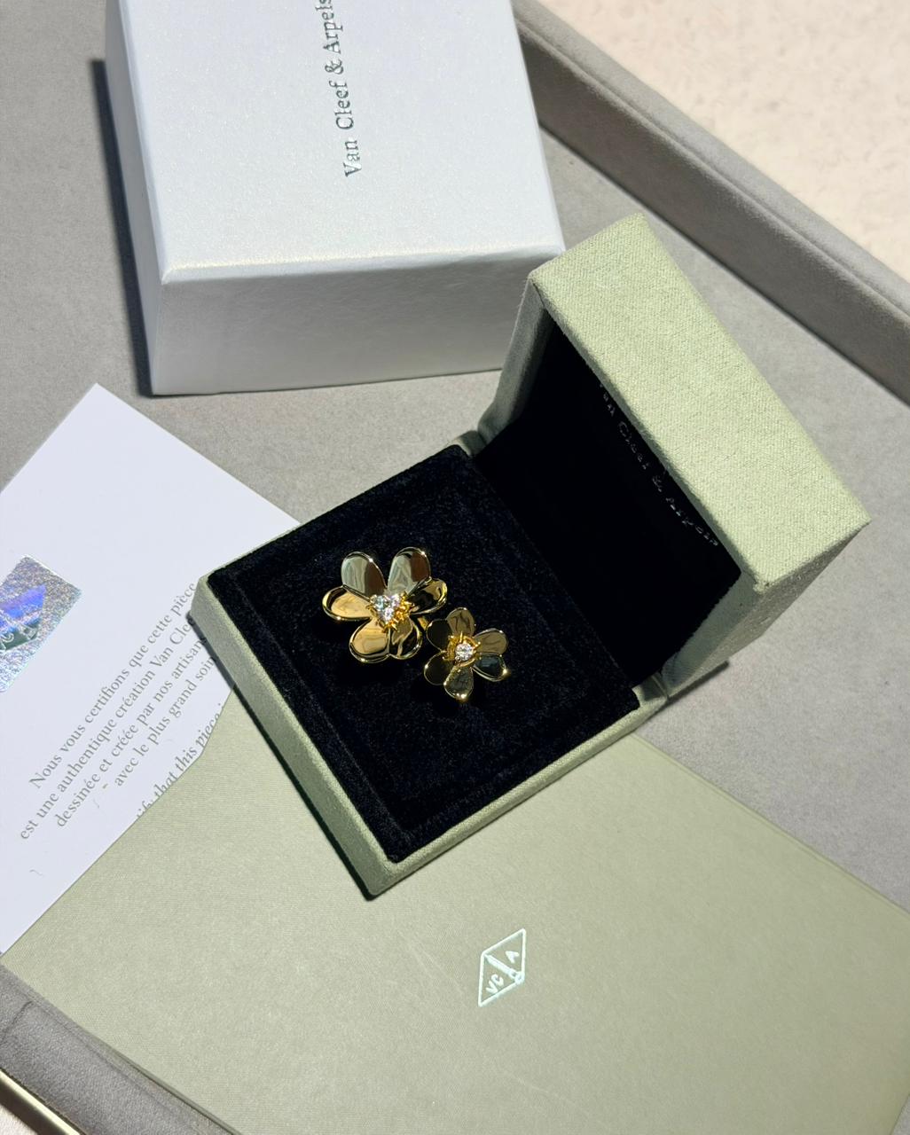 Van Cleef & Arpels ring