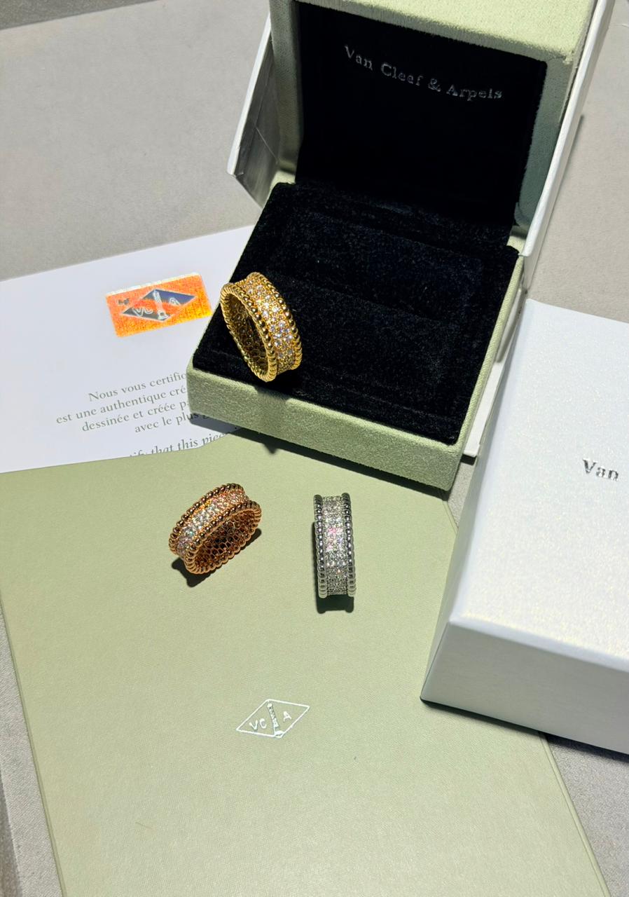 Van Cleef & Arpels ring
