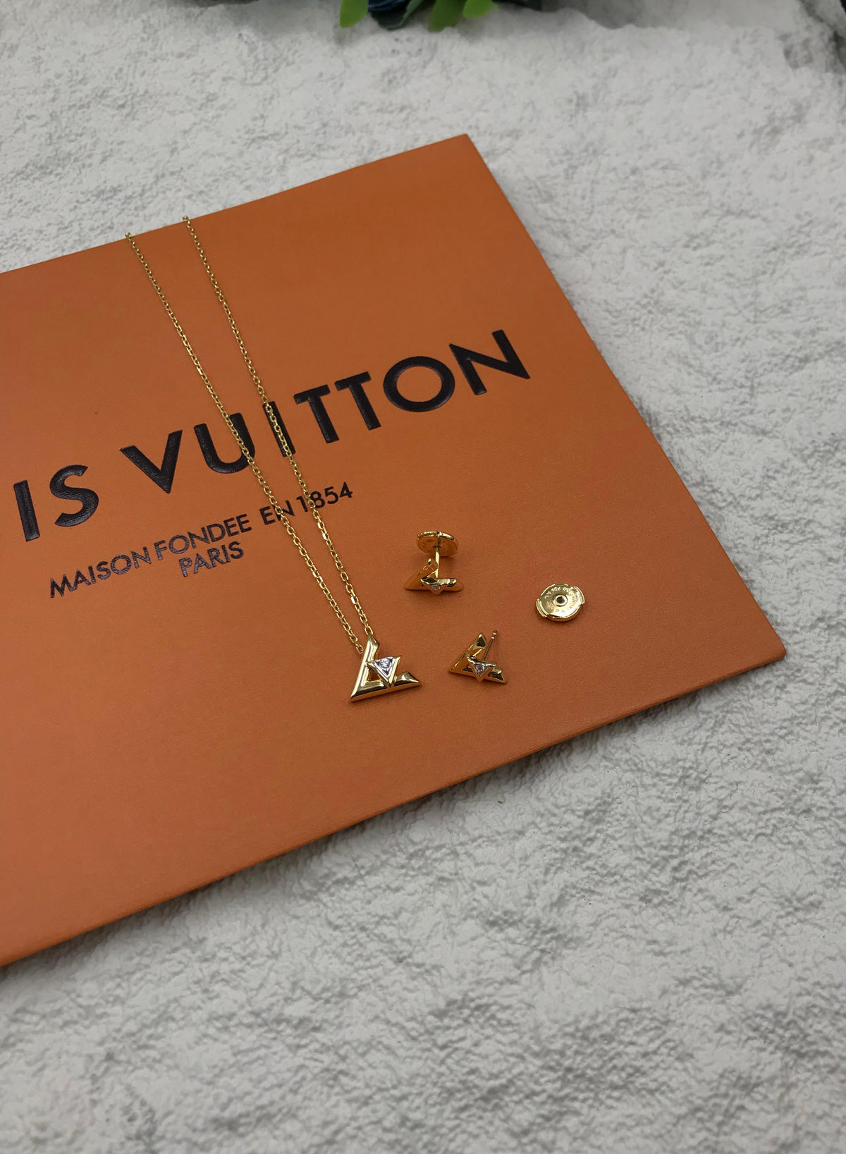 LV Pendant Necklace & Earrings