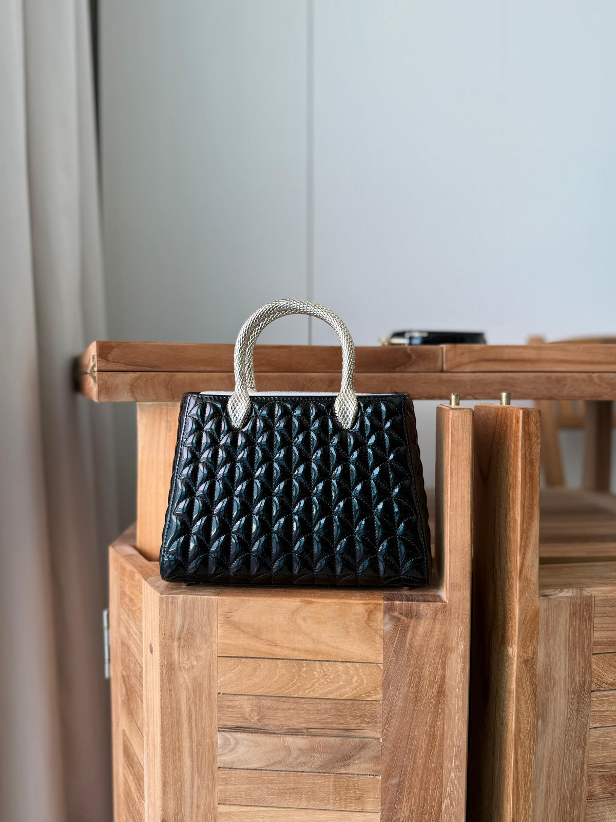 Bulgari Serpenti Forever Top Handle Bag)
