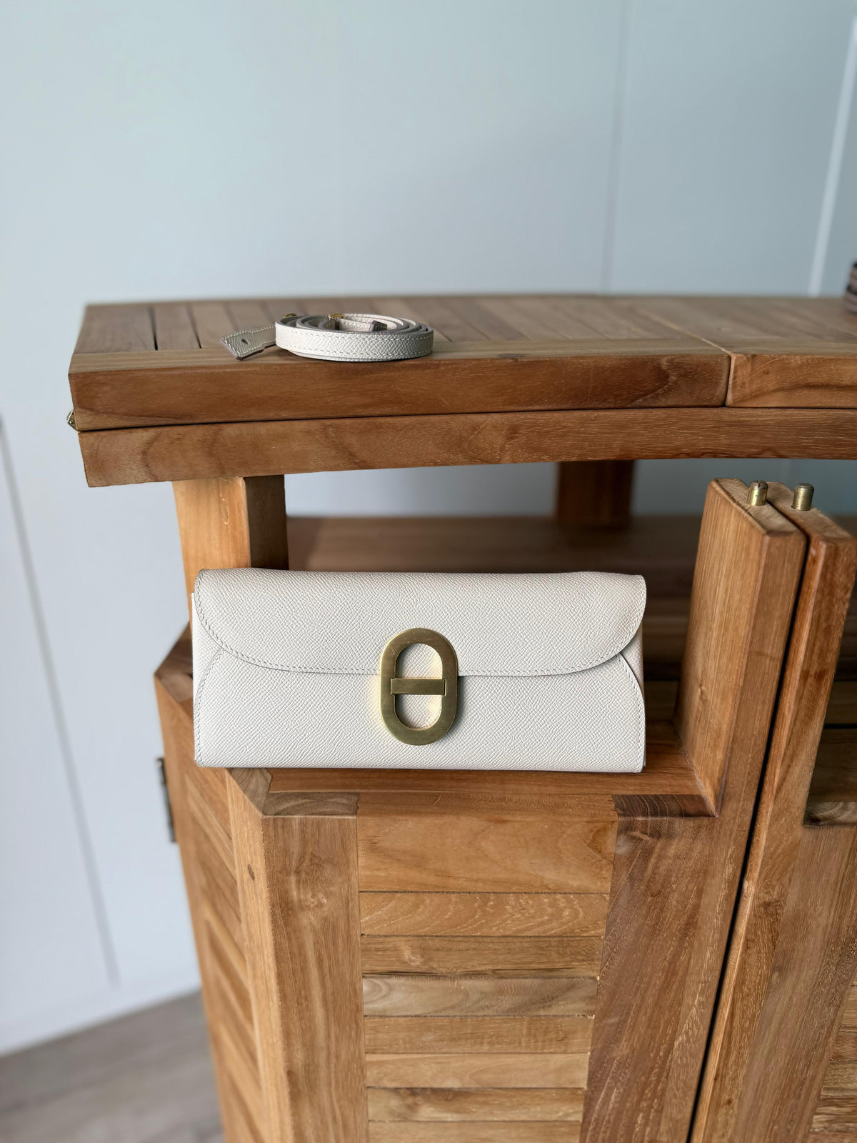 Dior 30 Montaigne To Go Wallet / Clutch.