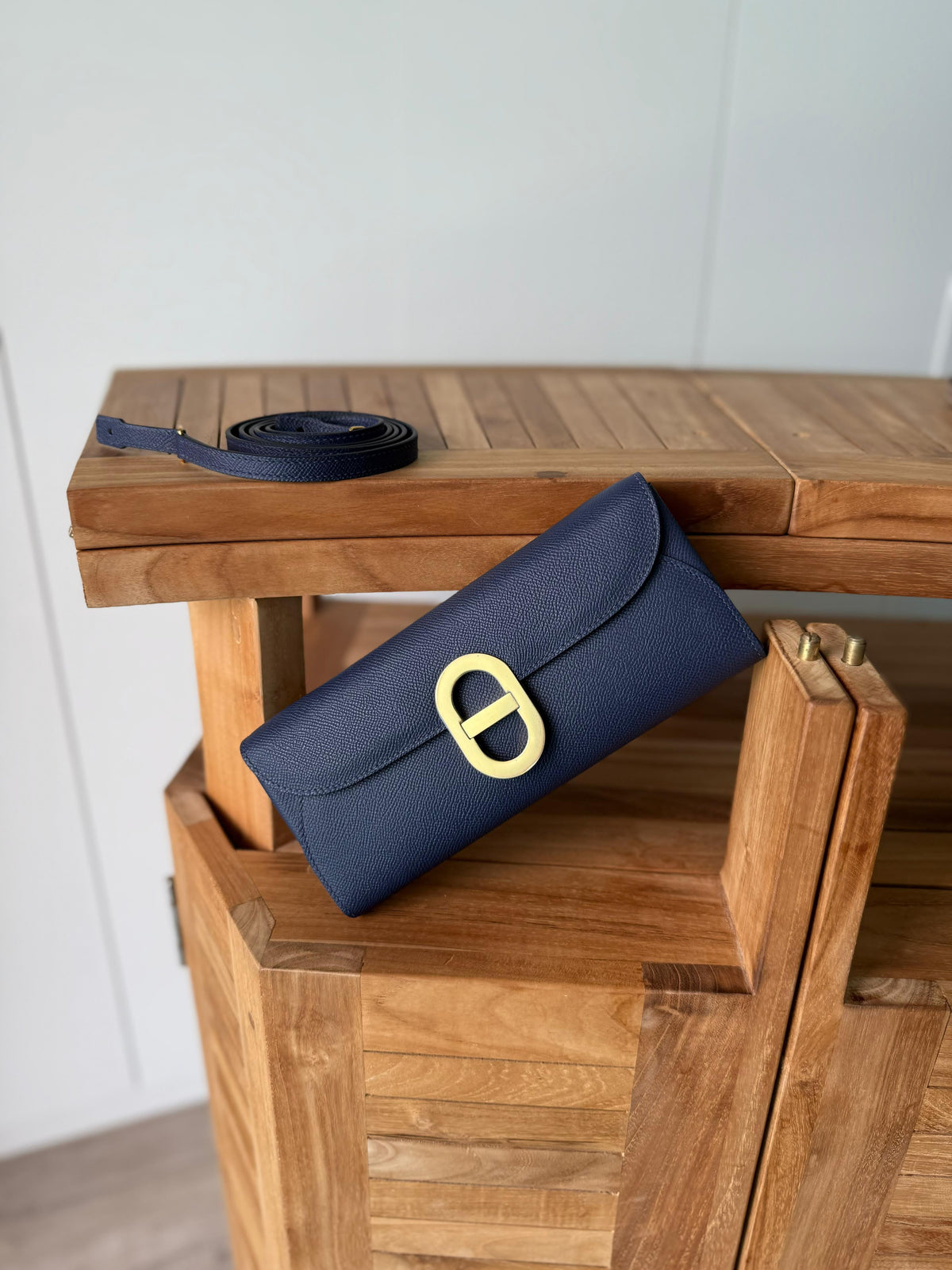 Dior 30 Montaigne To Go Wallet / Clutch.