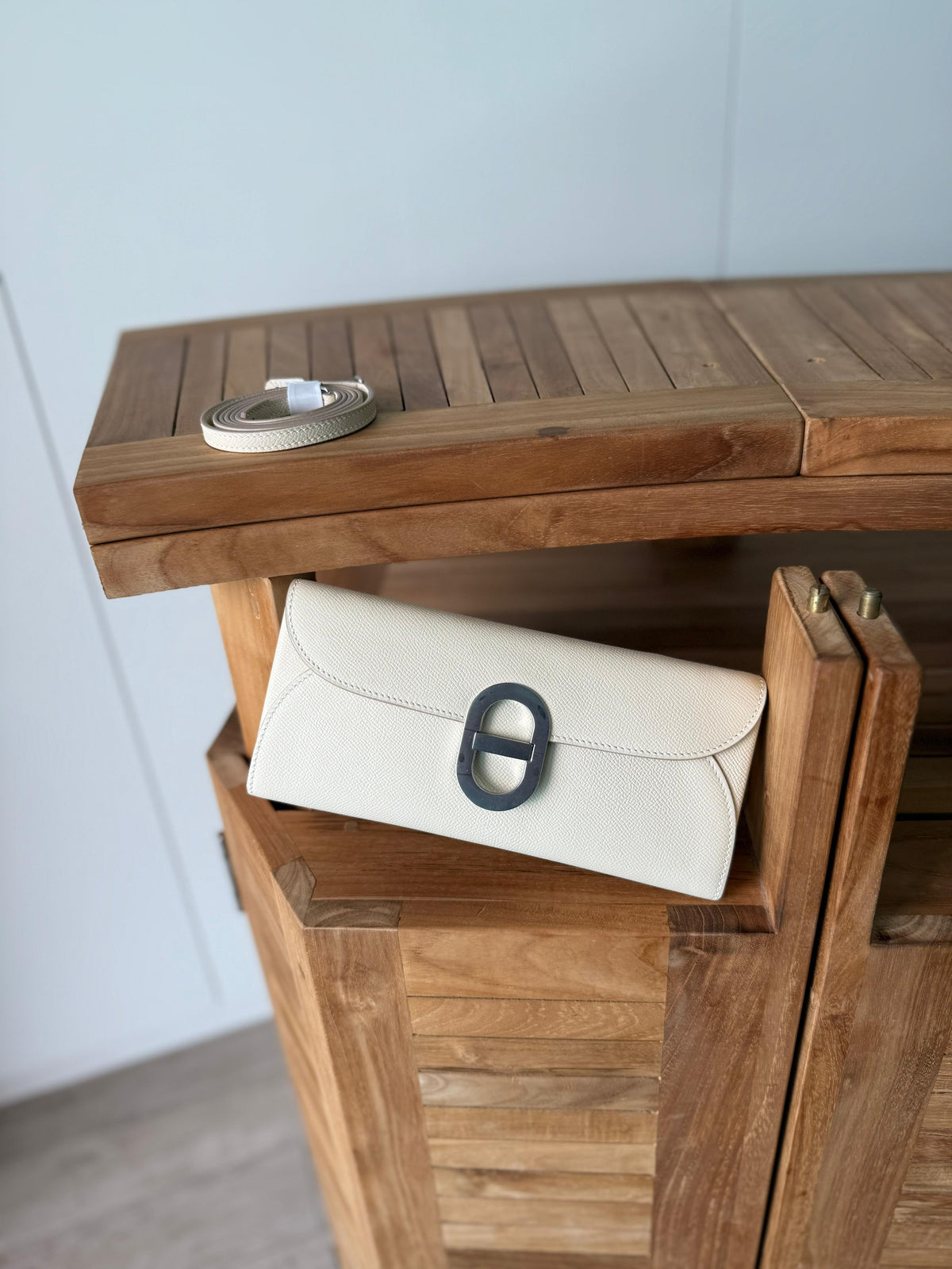 Dior 30 Montaigne To Go Wallet / Clutch.