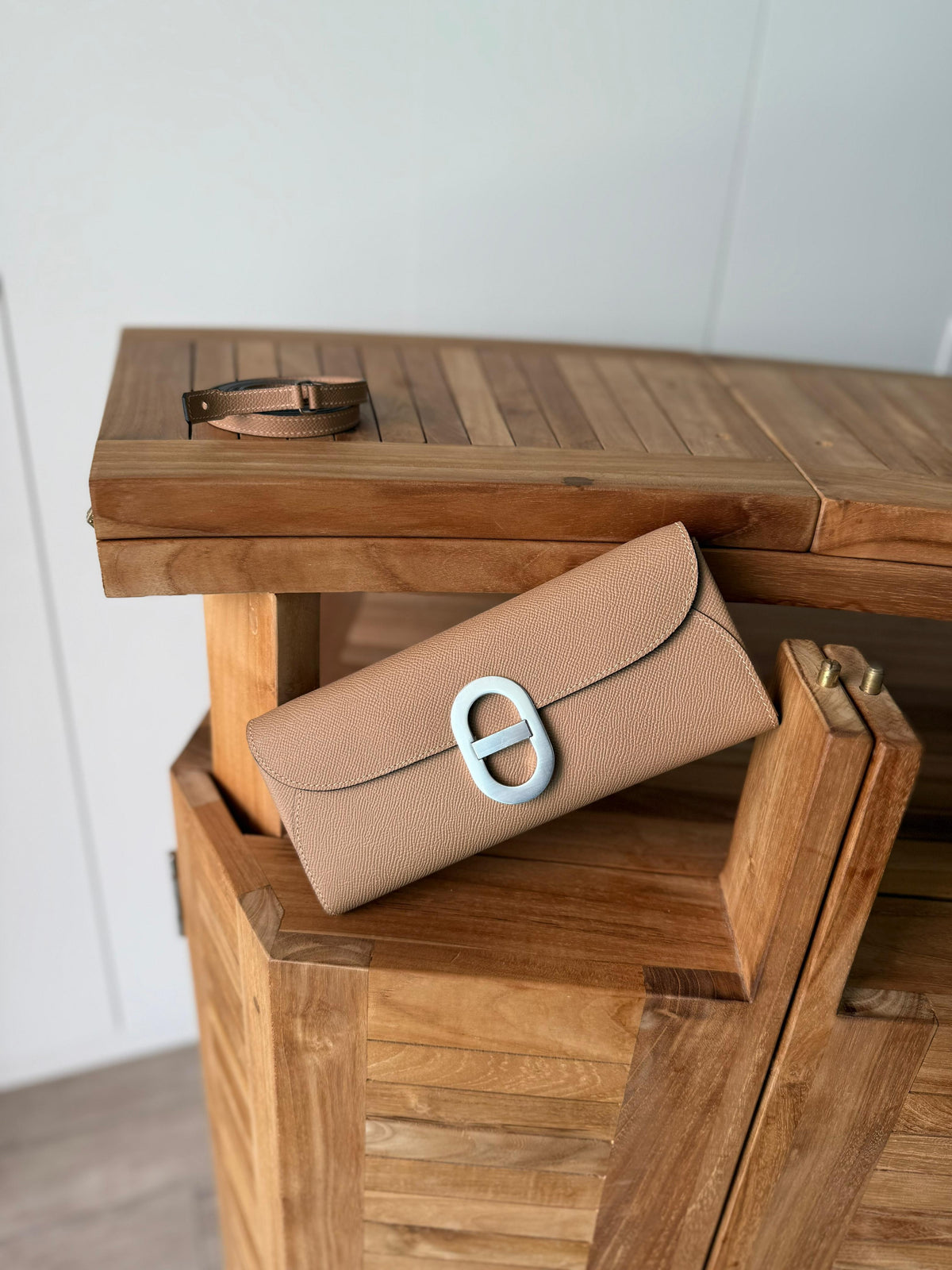 Dior 30 Montaigne To Go Wallet / Clutch.