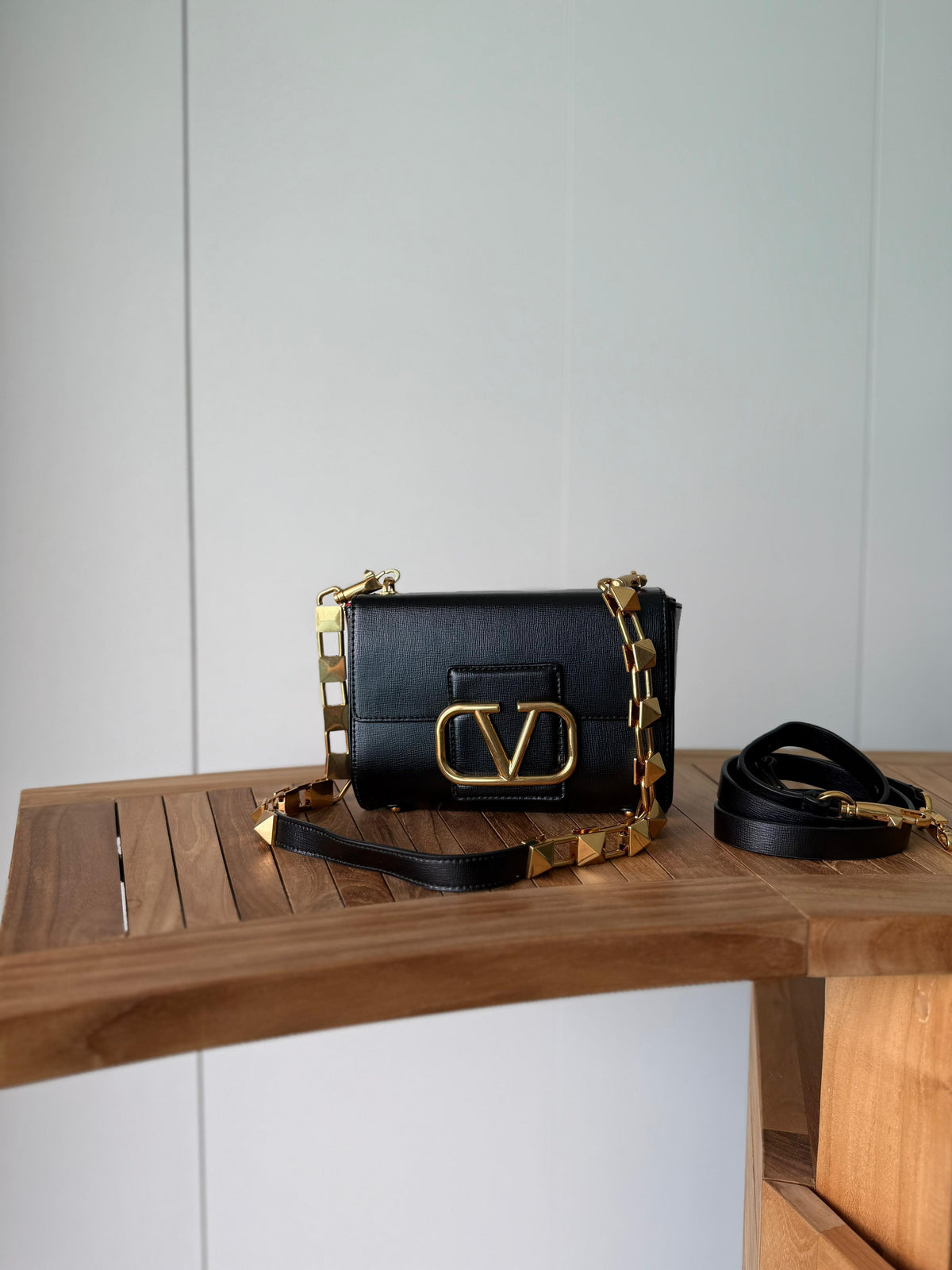 Valentino Garavani Locò / VLogo Signature Shoulder Bag