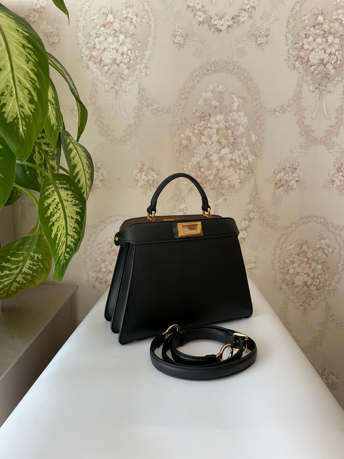 Fendi Peekaboo ISeeU / Regular Bag