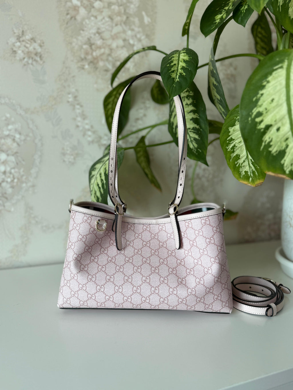 Gucci GG Tote Bags