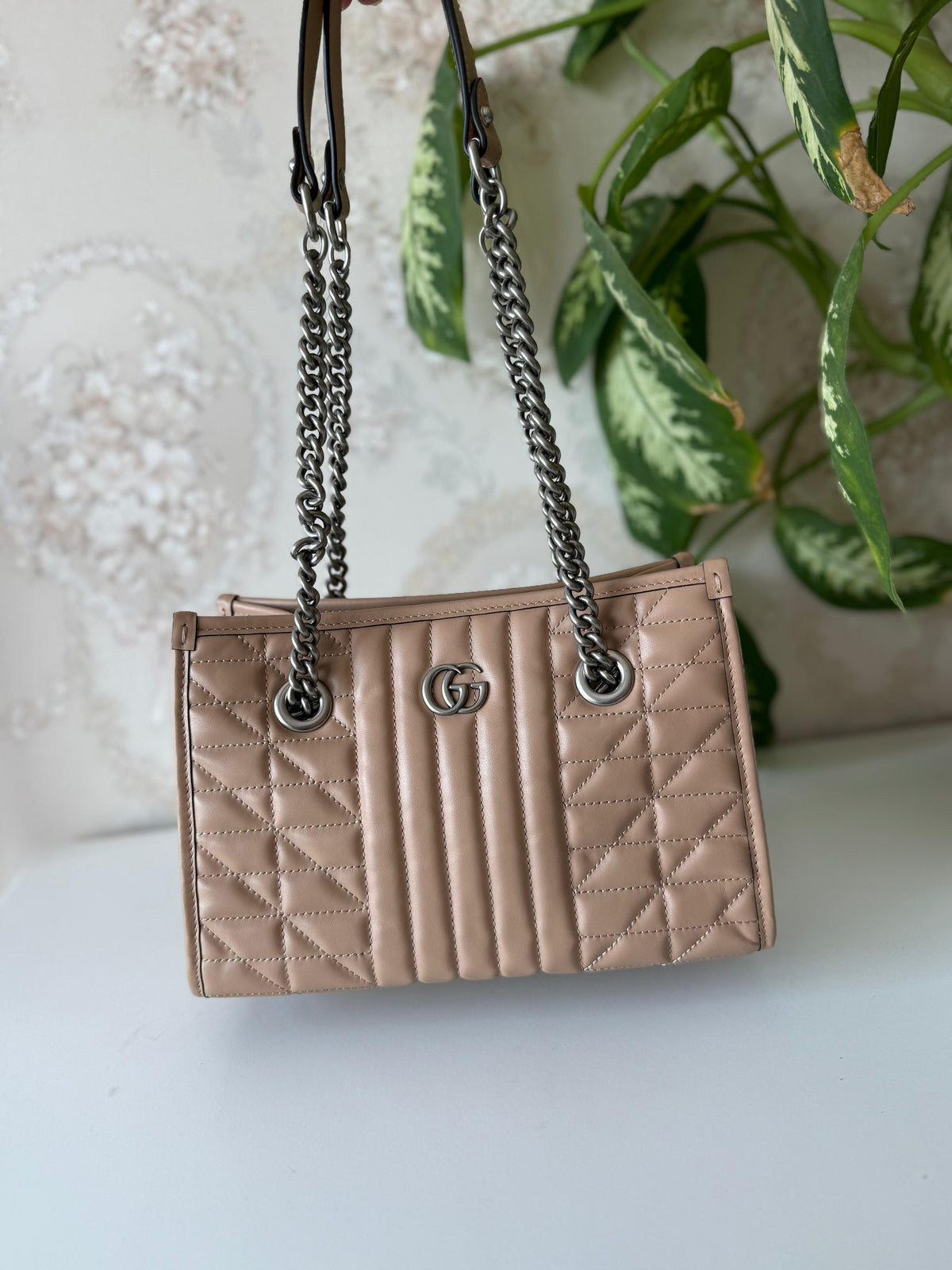 Gucci GG Marmont Matelassé Chain Shoulder