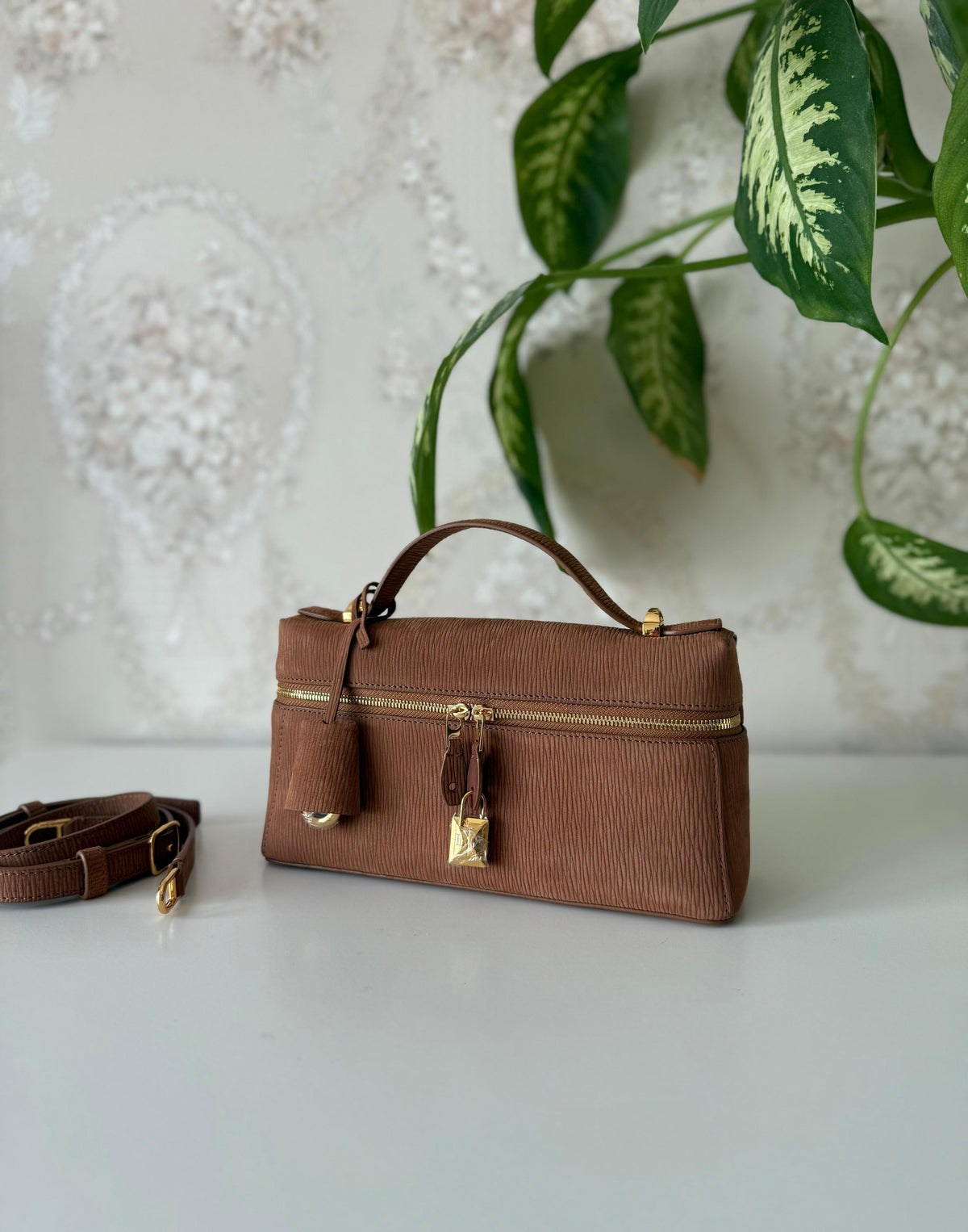 Loro Piana Extra Pocket L19 /  23CM