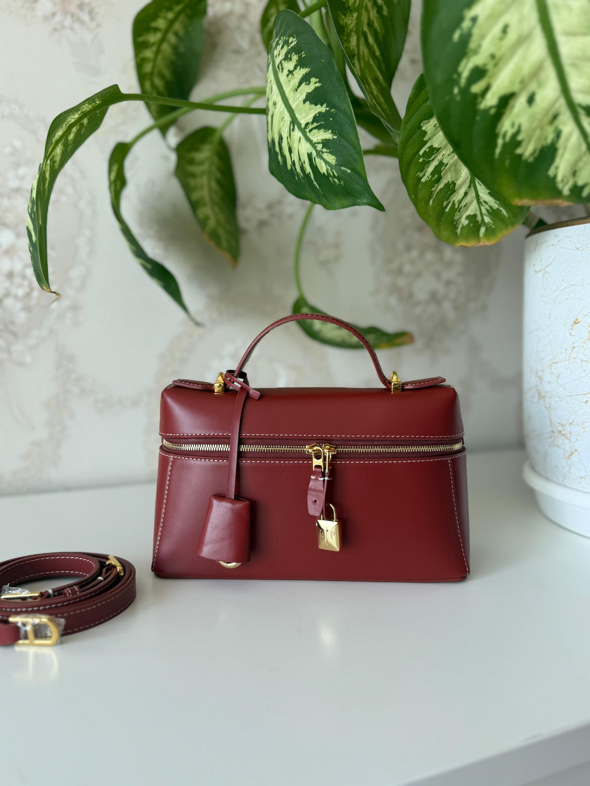 Loro Piana Extra Pocket L19 /  23CM