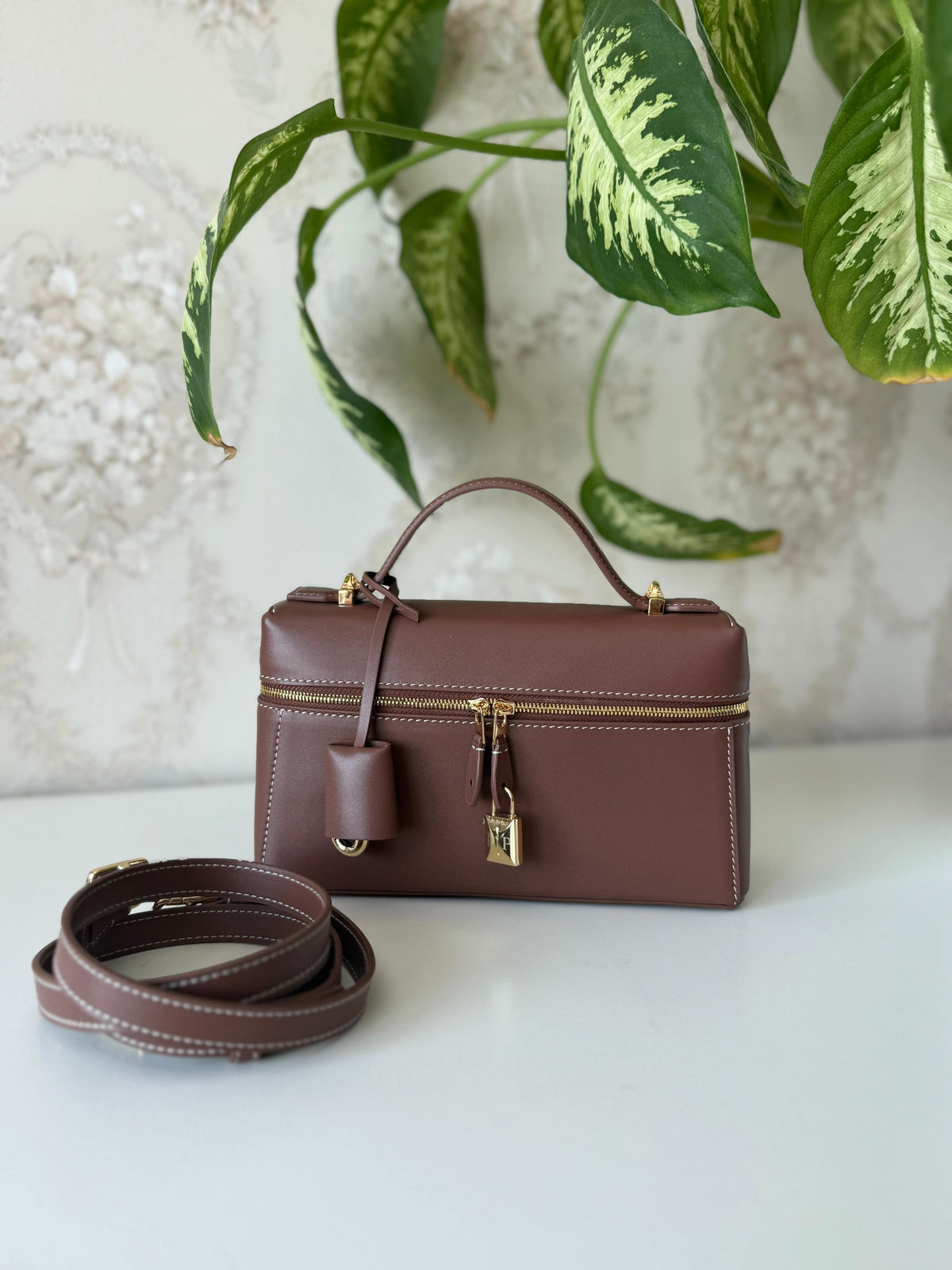 Loro Piana Extra Pocket L19 /  23CM