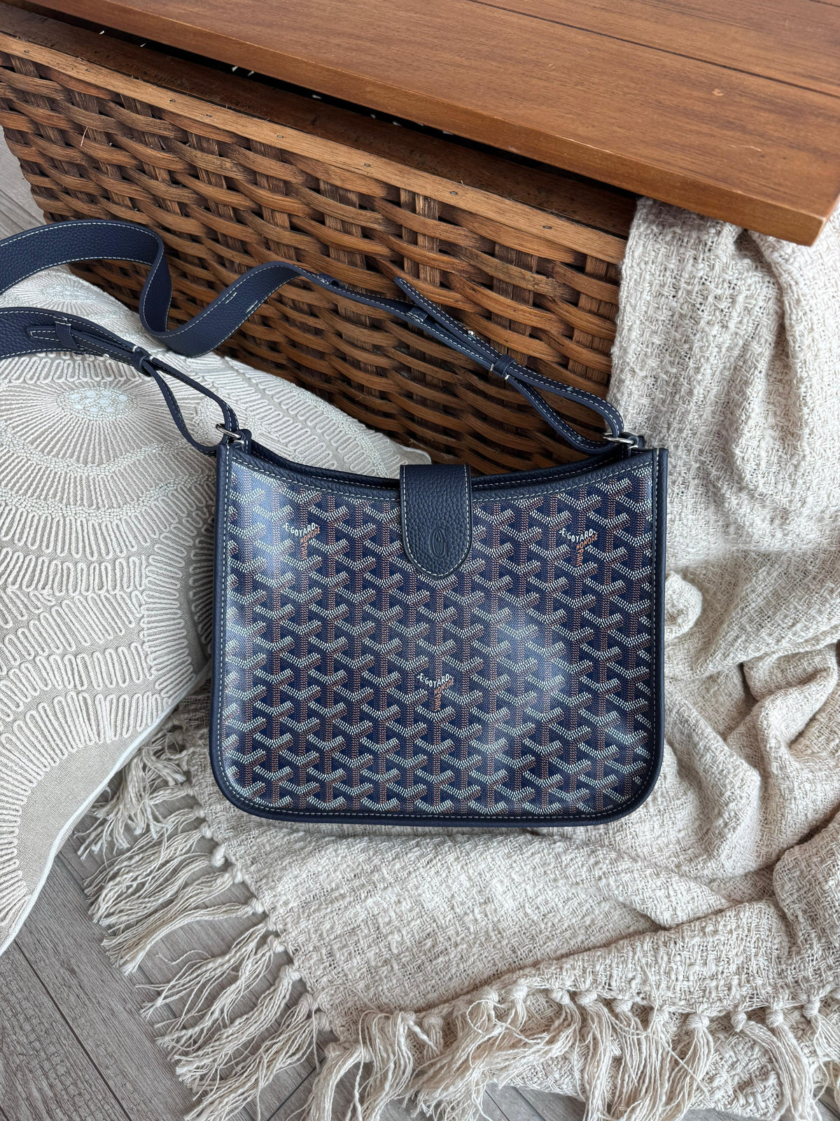 Goyard Crossbody / Shoulder Bag
