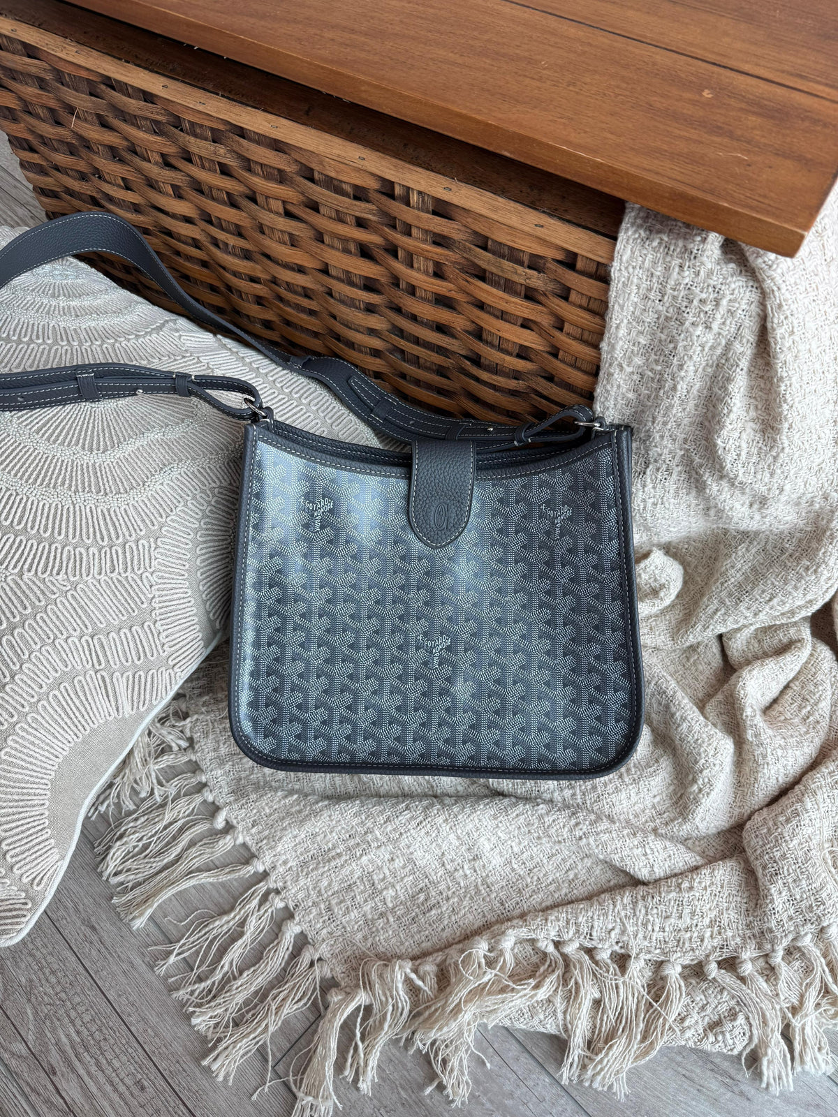 Goyard Crossbody / Shoulder Bag