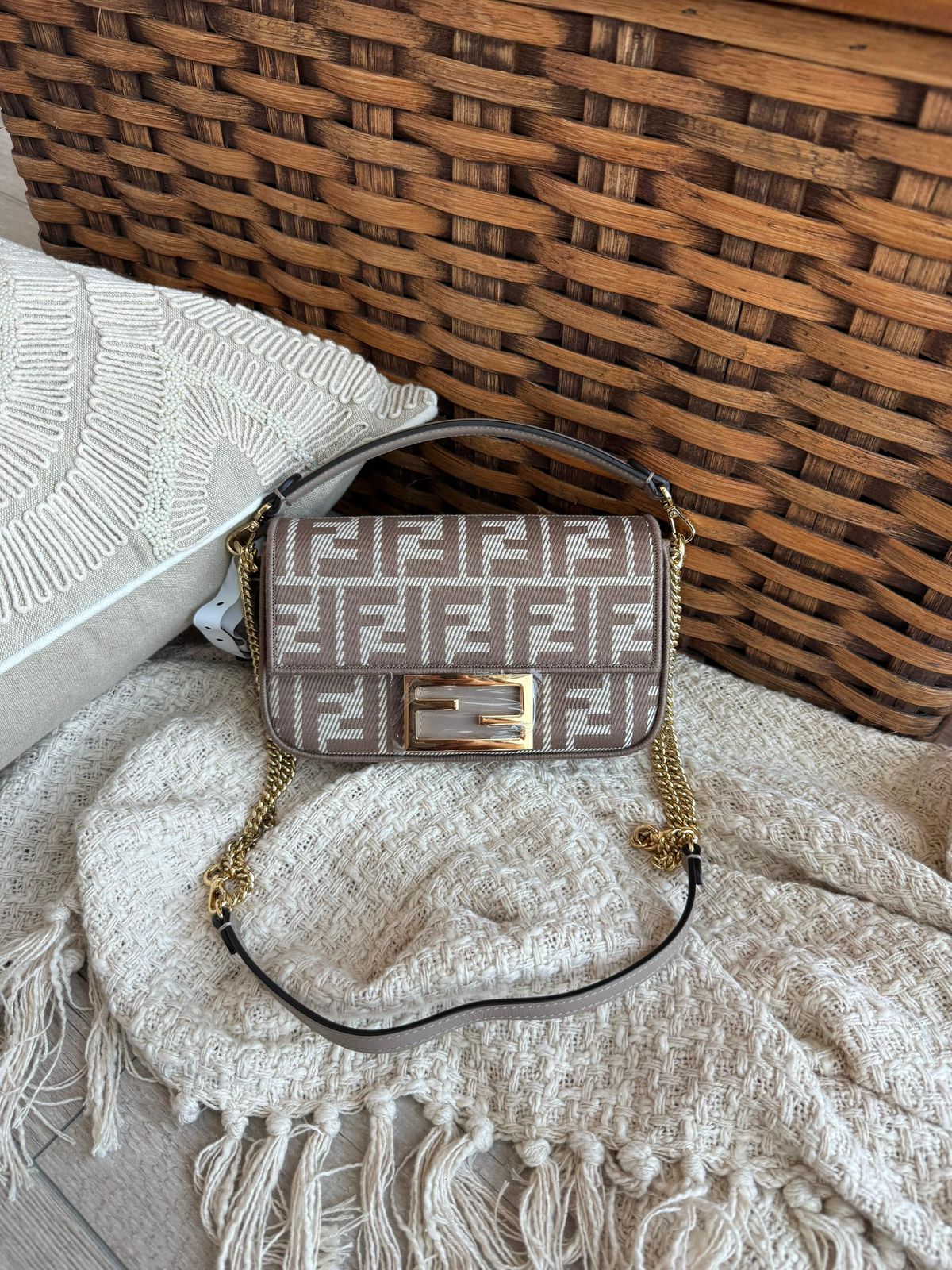 Fendi Baguette / Chain Wallet