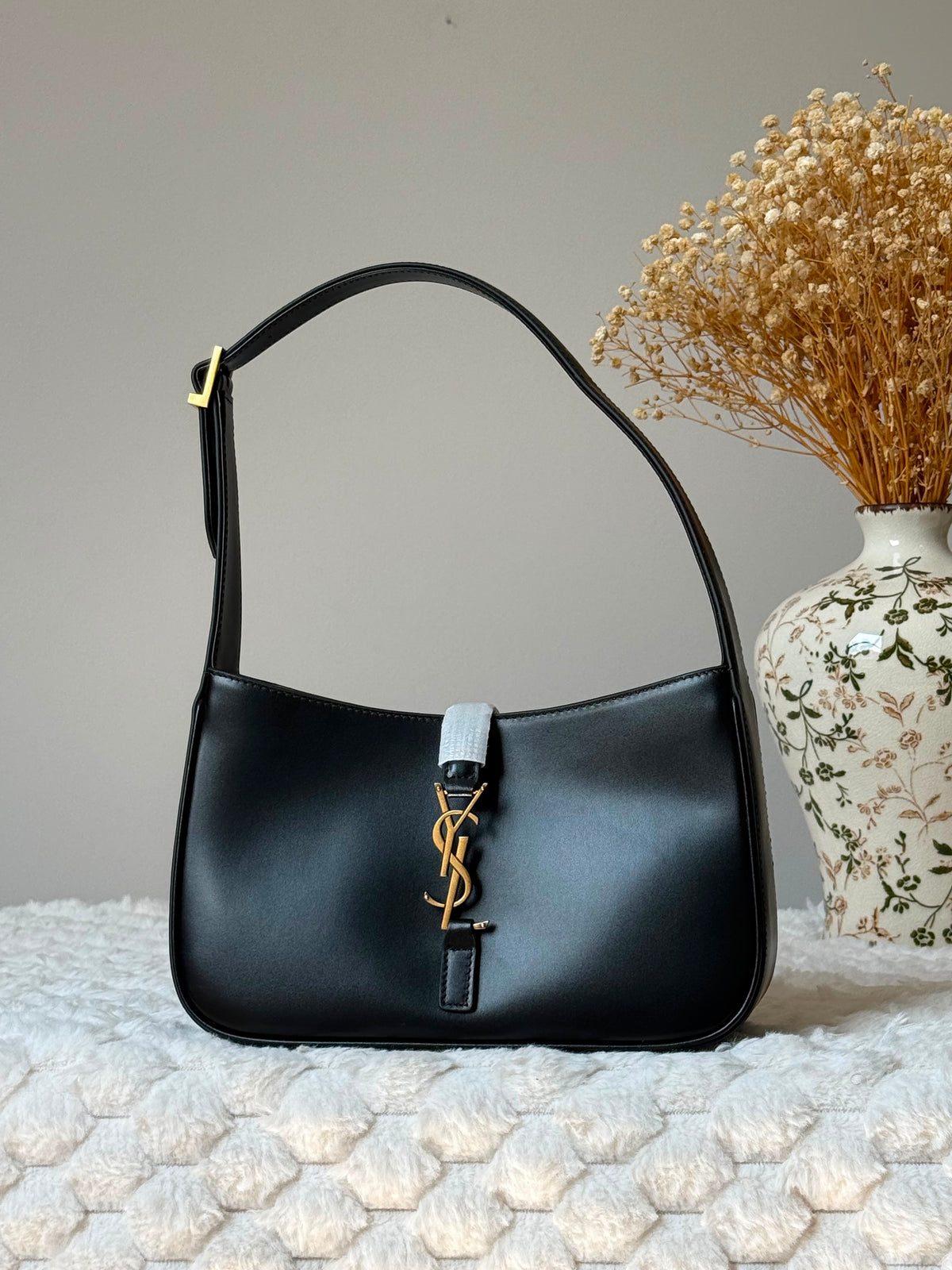 Saint Laurent Le 5 à 7  / 24 CM
