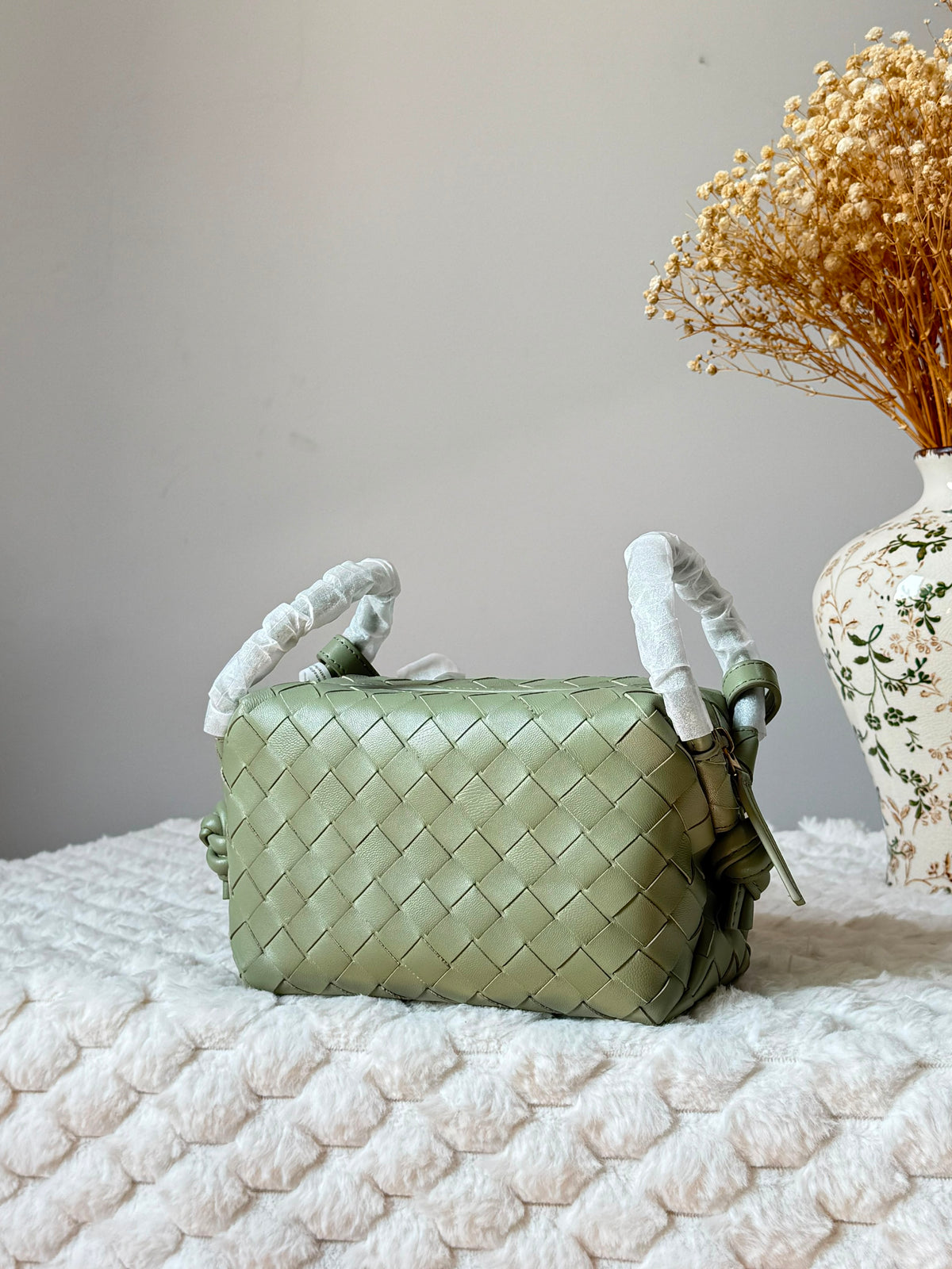 Bottega Veneta Intrecciato Woven Tote/Crossbody Bag with Pouch