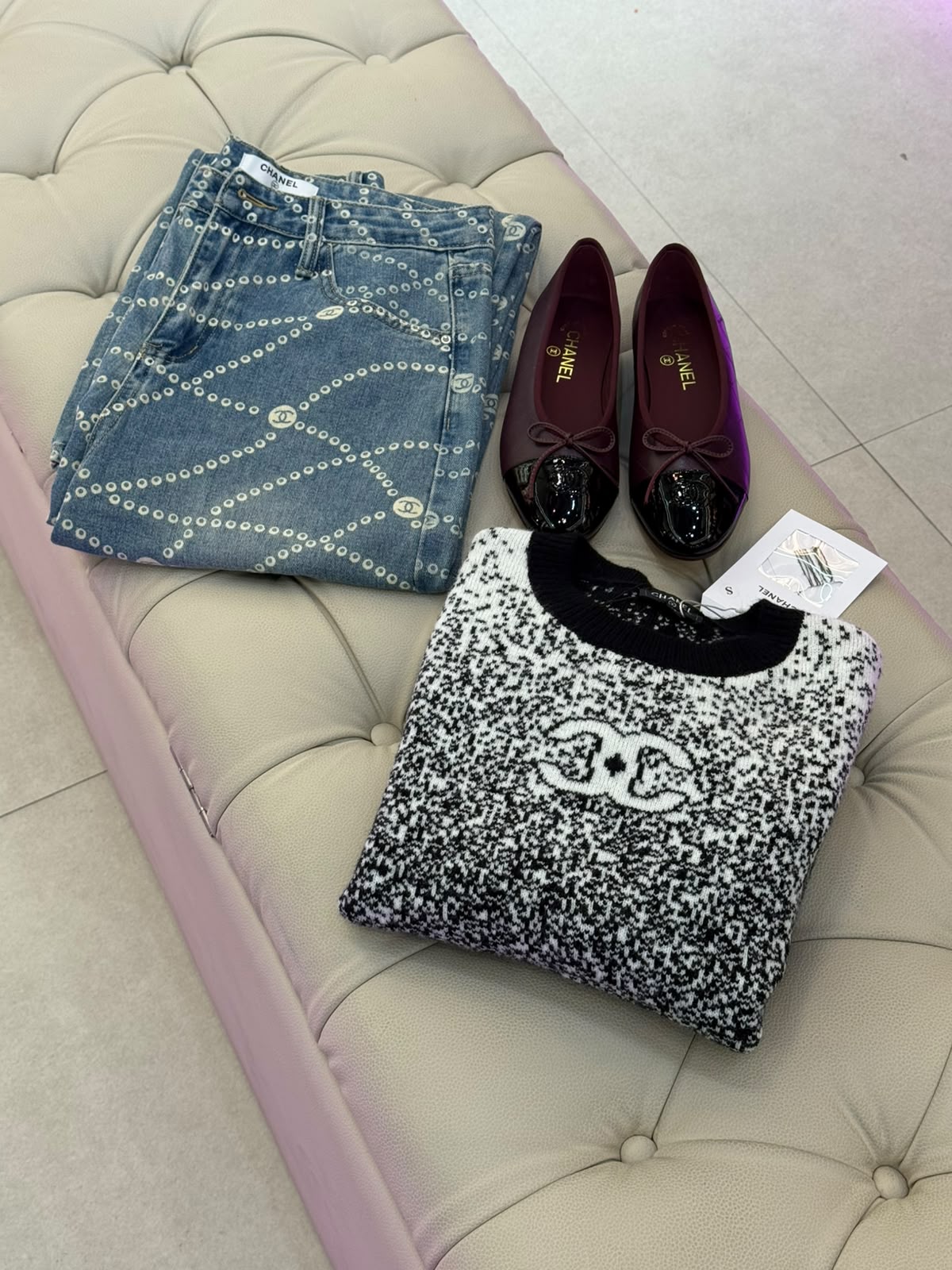 Chanel CC Logo Speckled Knit Crewneck Sweaters