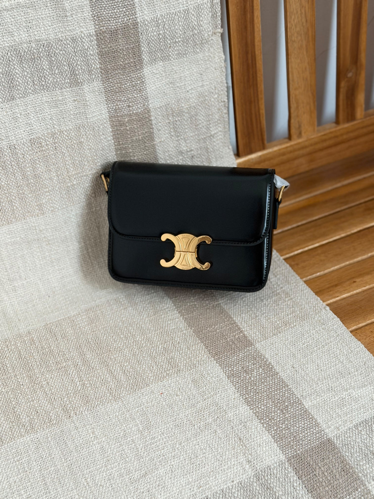 Celine Triomphe Bag in Smooth Calfskin / 18 CM