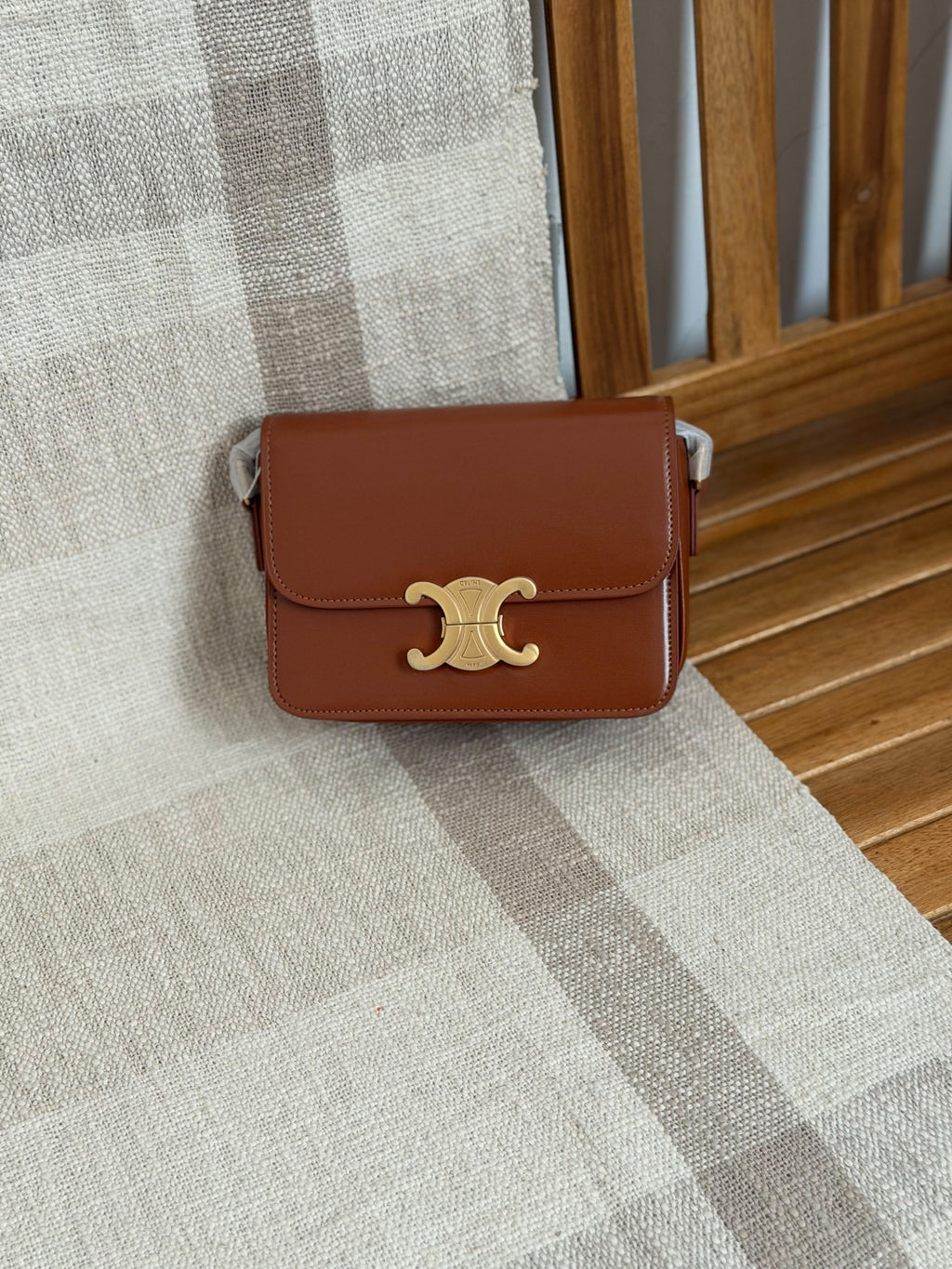 Celine Triomphe Bag in Smooth Calfskin / 18 CM