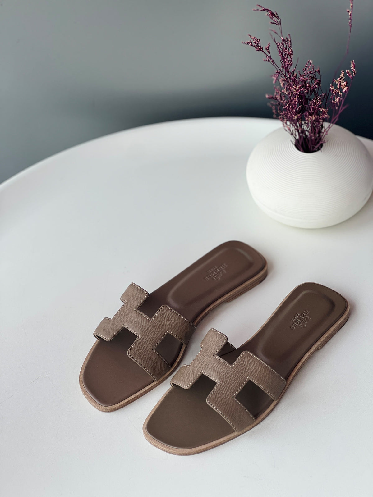 Hermès Oran Leather Flat Sandals