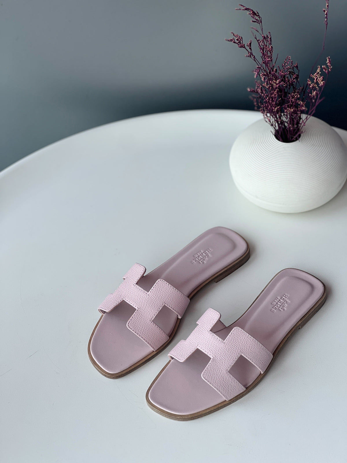 Hermès Oran Leather Flat Sandals