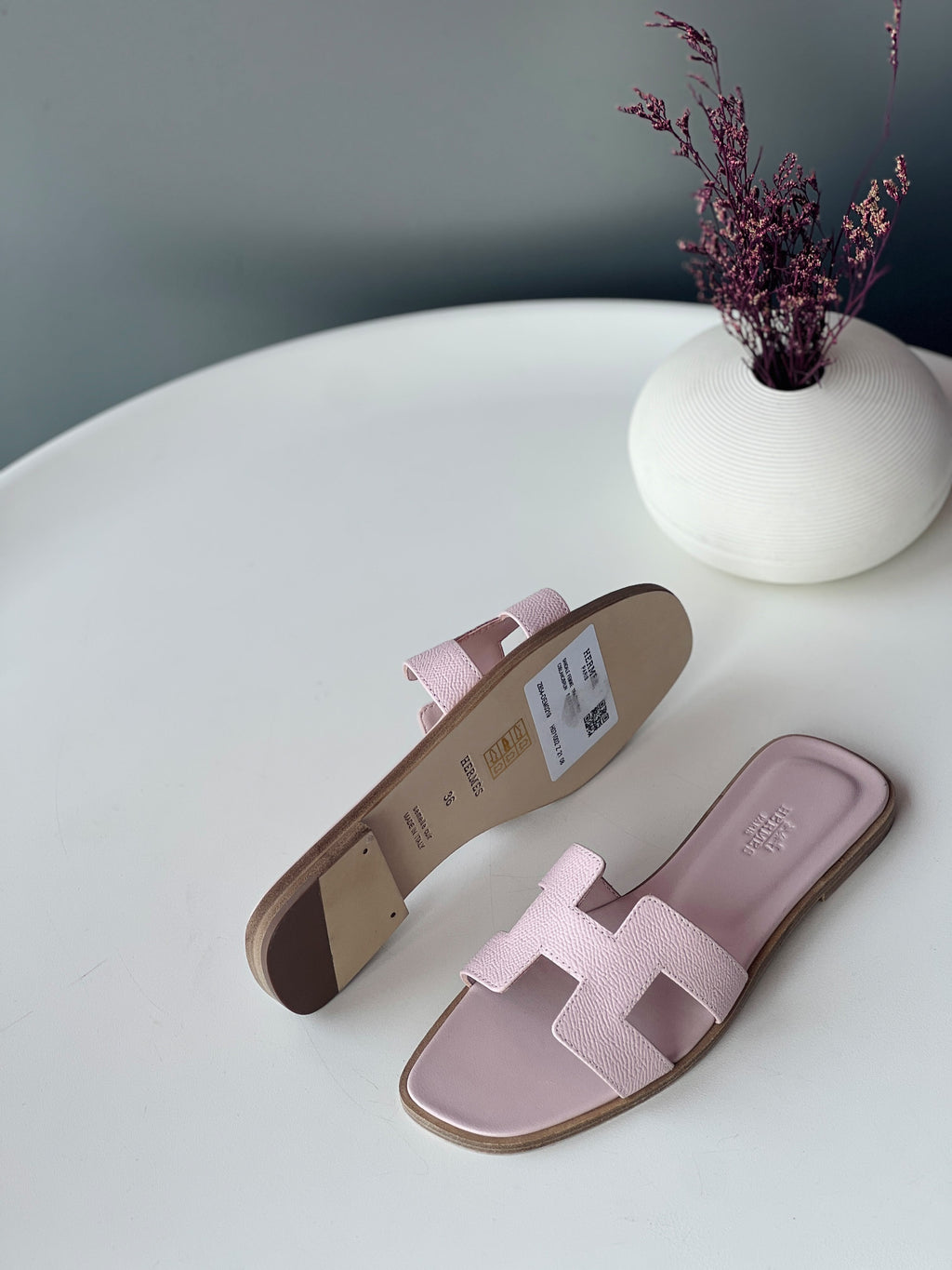 Hermès Oran Leather Flat Sandals