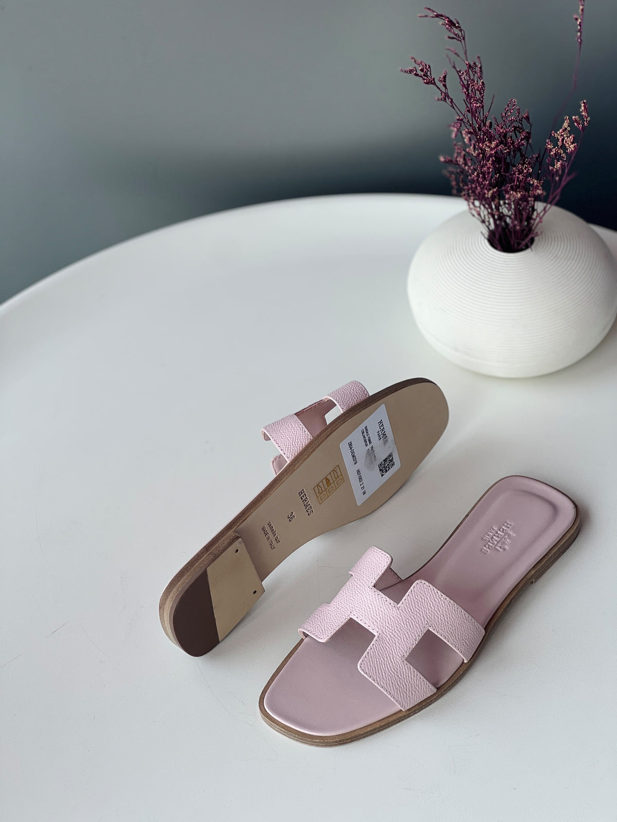Hermès Oran Leather Flat Sandals