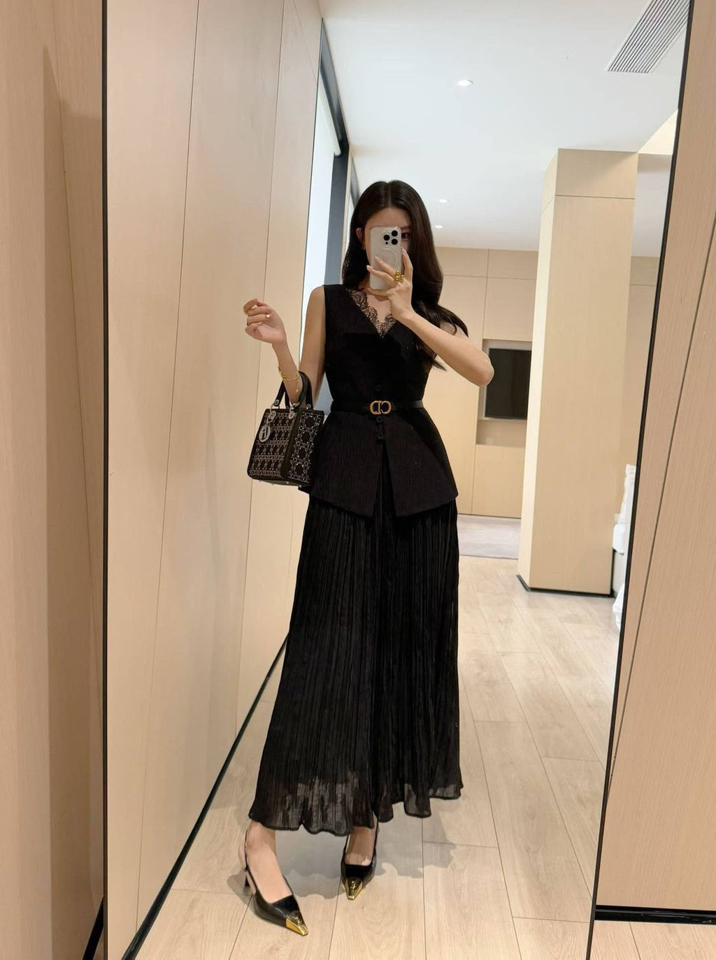 Dior Elegant Sleeveless Top and Pleated Long Skirt Set