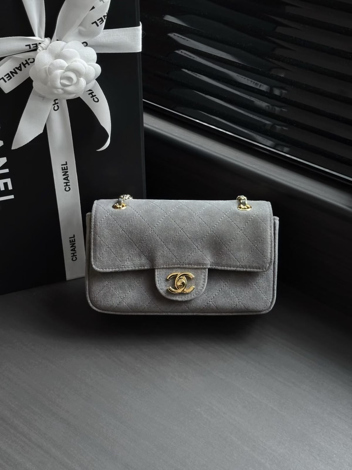 CHANEL Quilted Chain Flap Bag