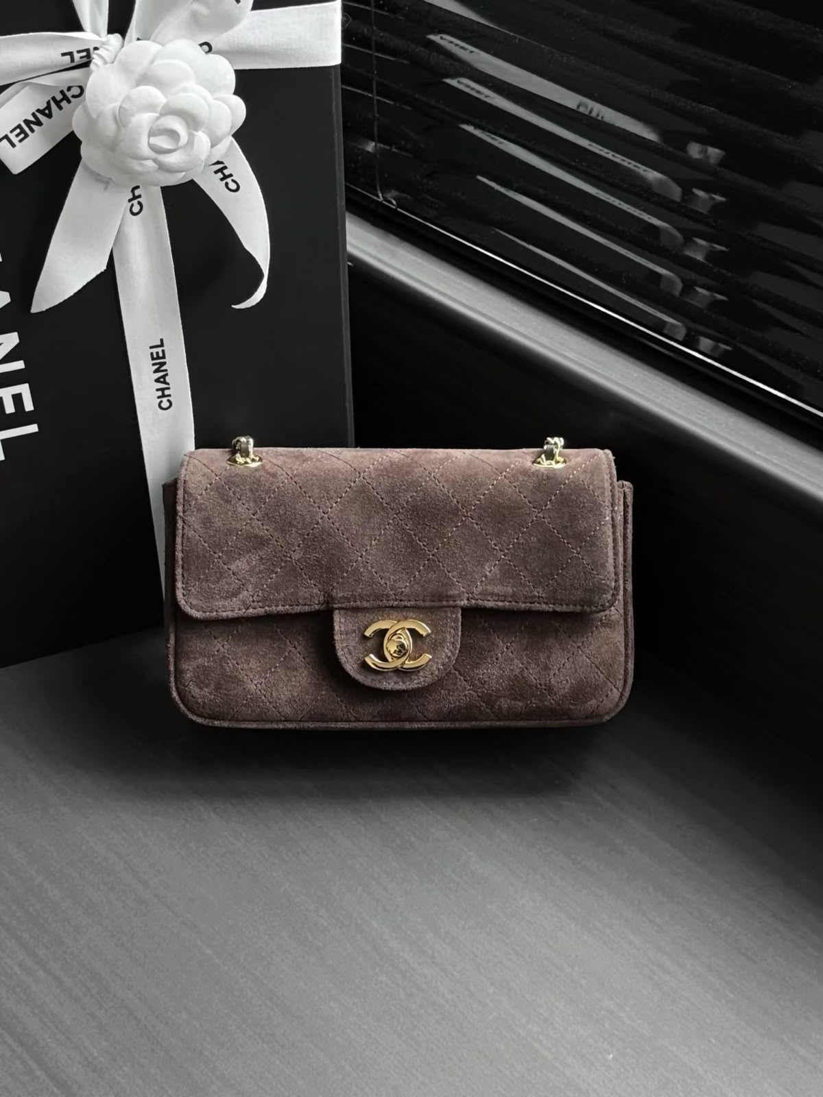 CHANEL Quilted Chain Flap Bag
