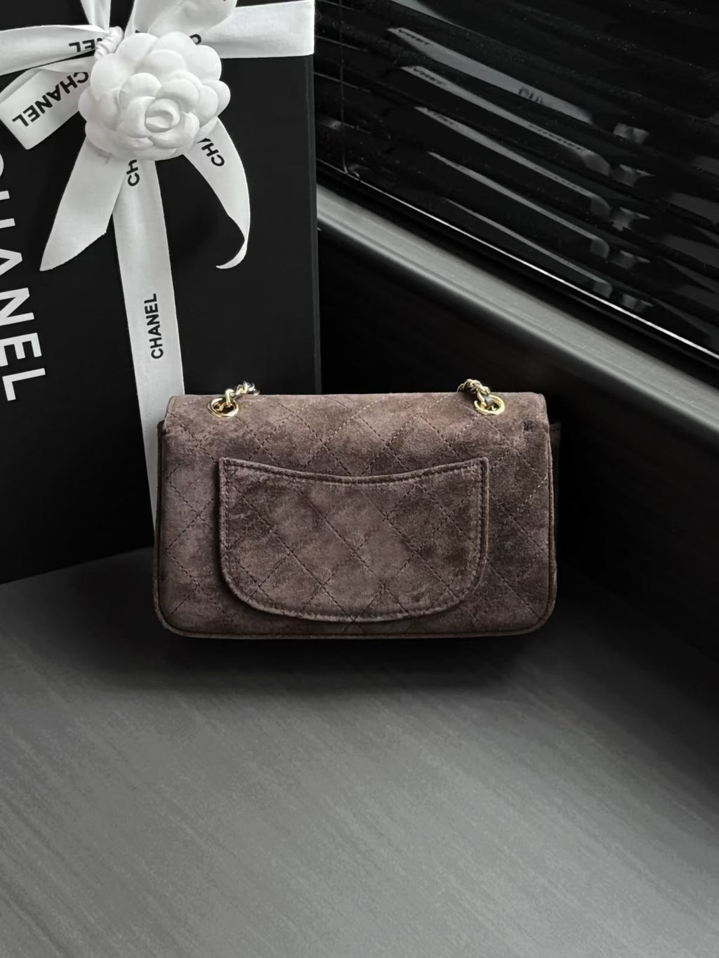 CHANEL Quilted Chain Flap Bag
