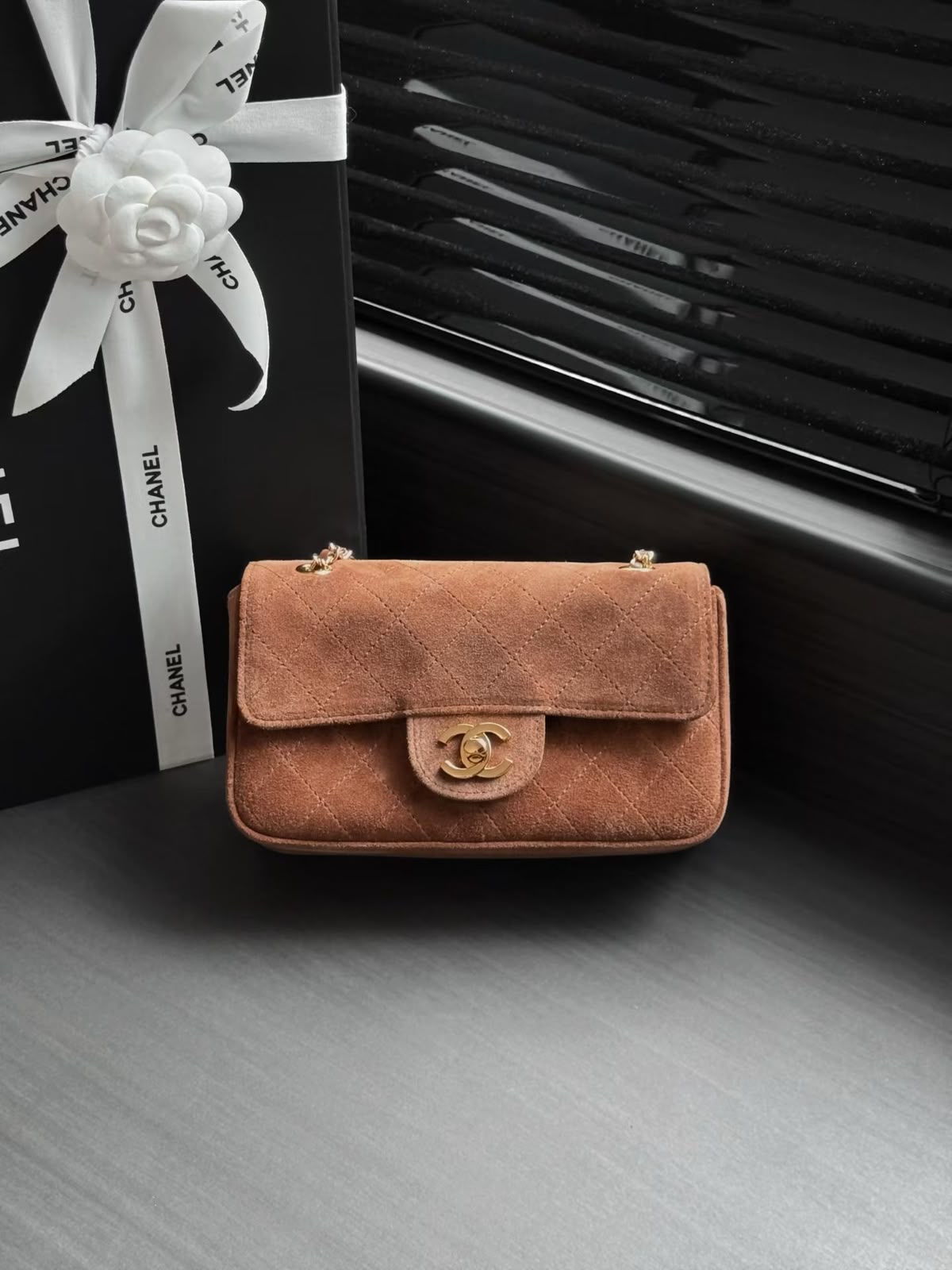 CHANEL Quilted Chain Flap Bag