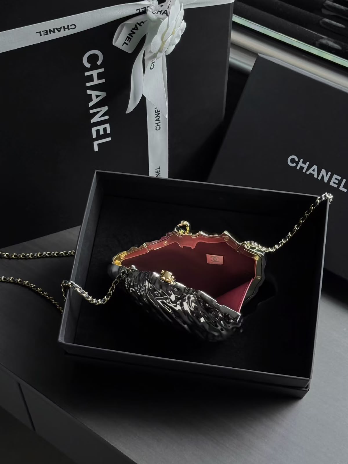 CHANEL Silver Shell Chain Bag