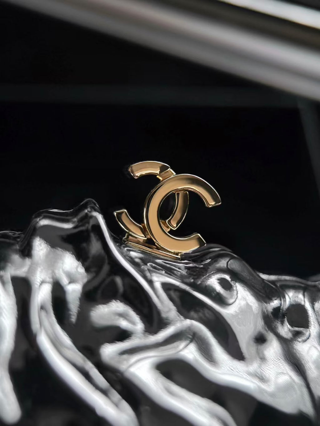 CHANEL Silver Shell Chain Bag