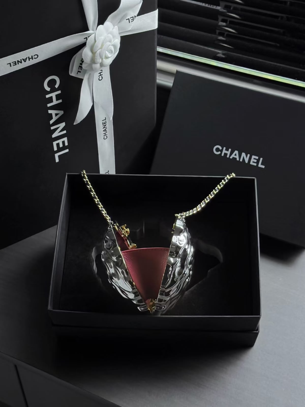 CHANEL Silver Shell Chain Bag
