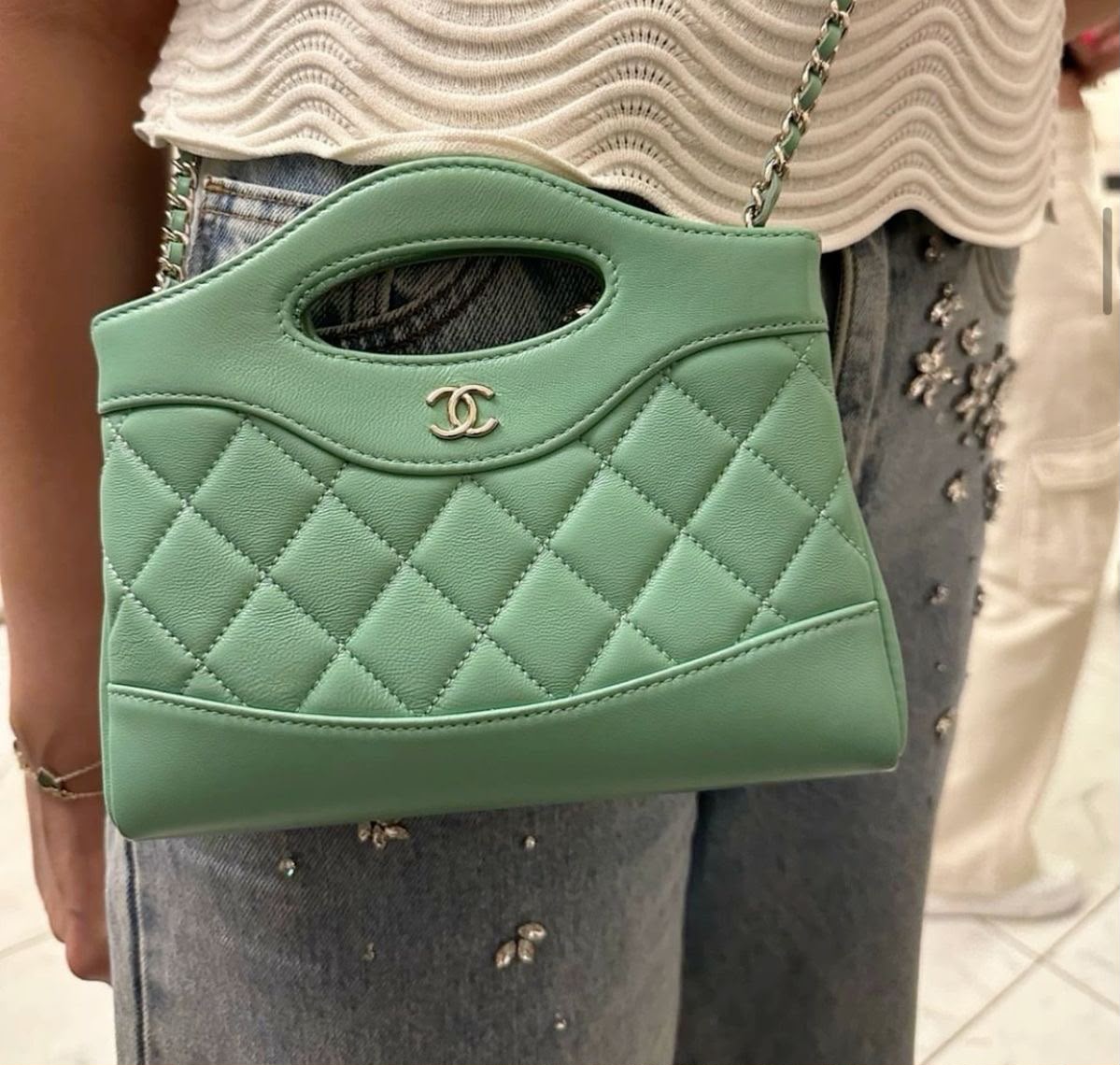 CHANEL Quilted Cutout-Handle Chain Bag