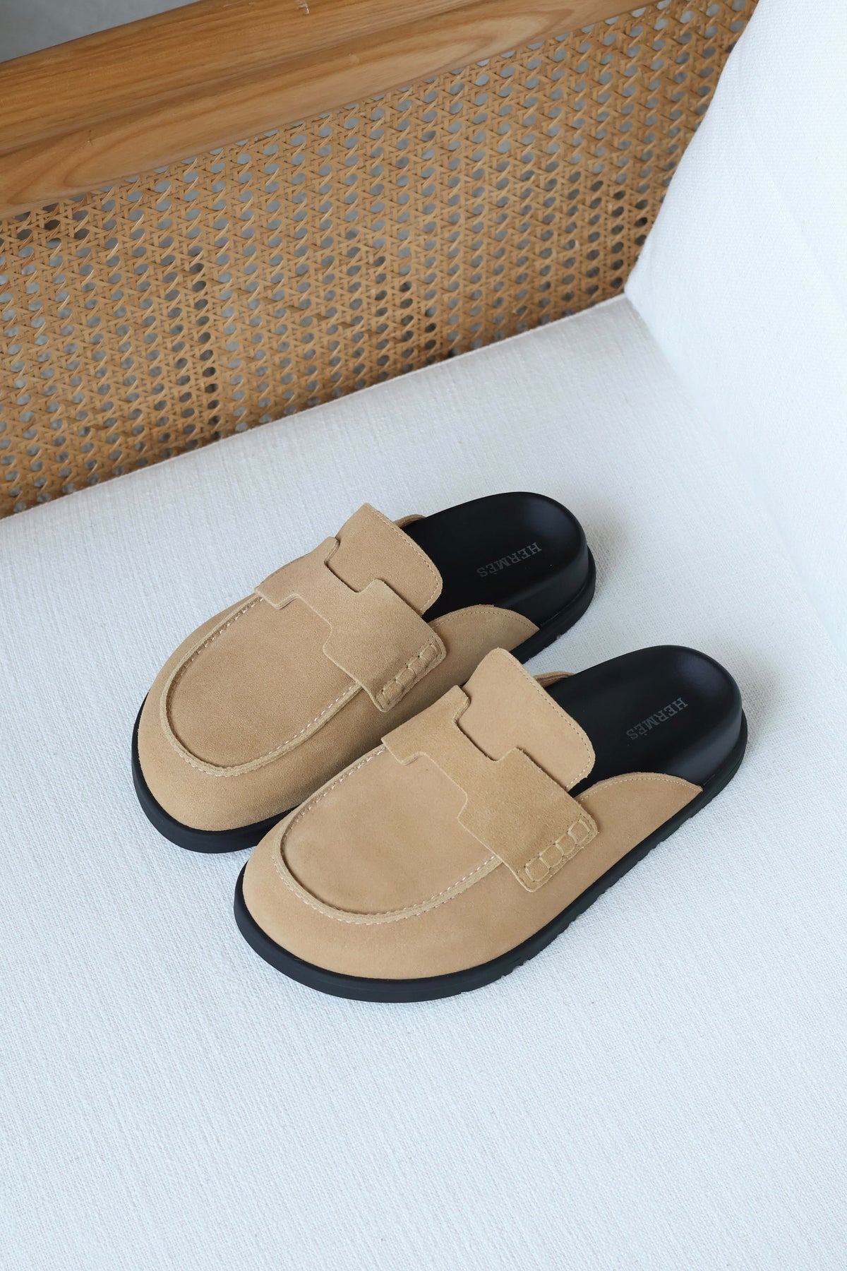 Hermès Suede Mule / Closed-Toe