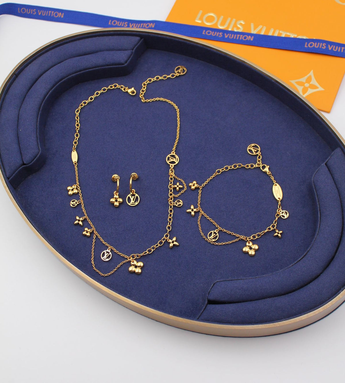 Louis Vuitton Blooming Supple Jewelry Set (Necklace, Bracelet & Earrings)