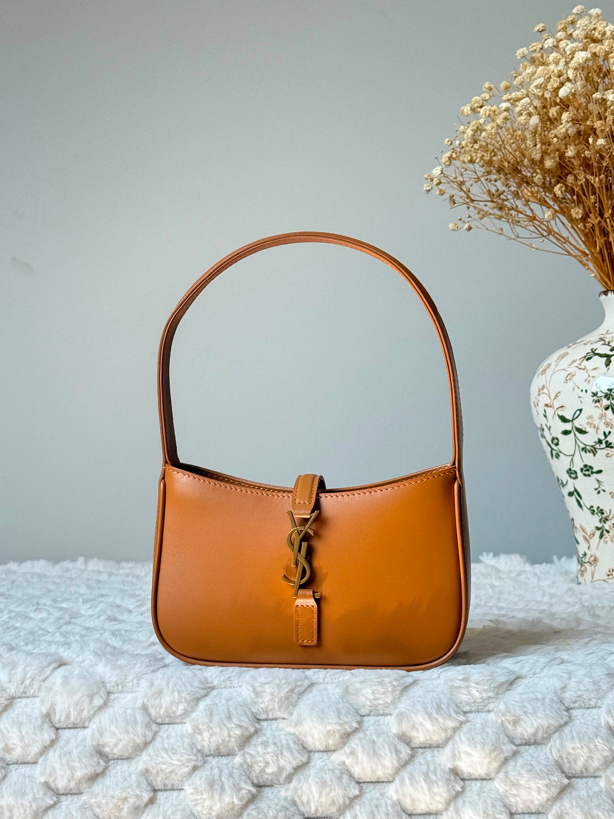 Saint Laurent Le 5 à 7